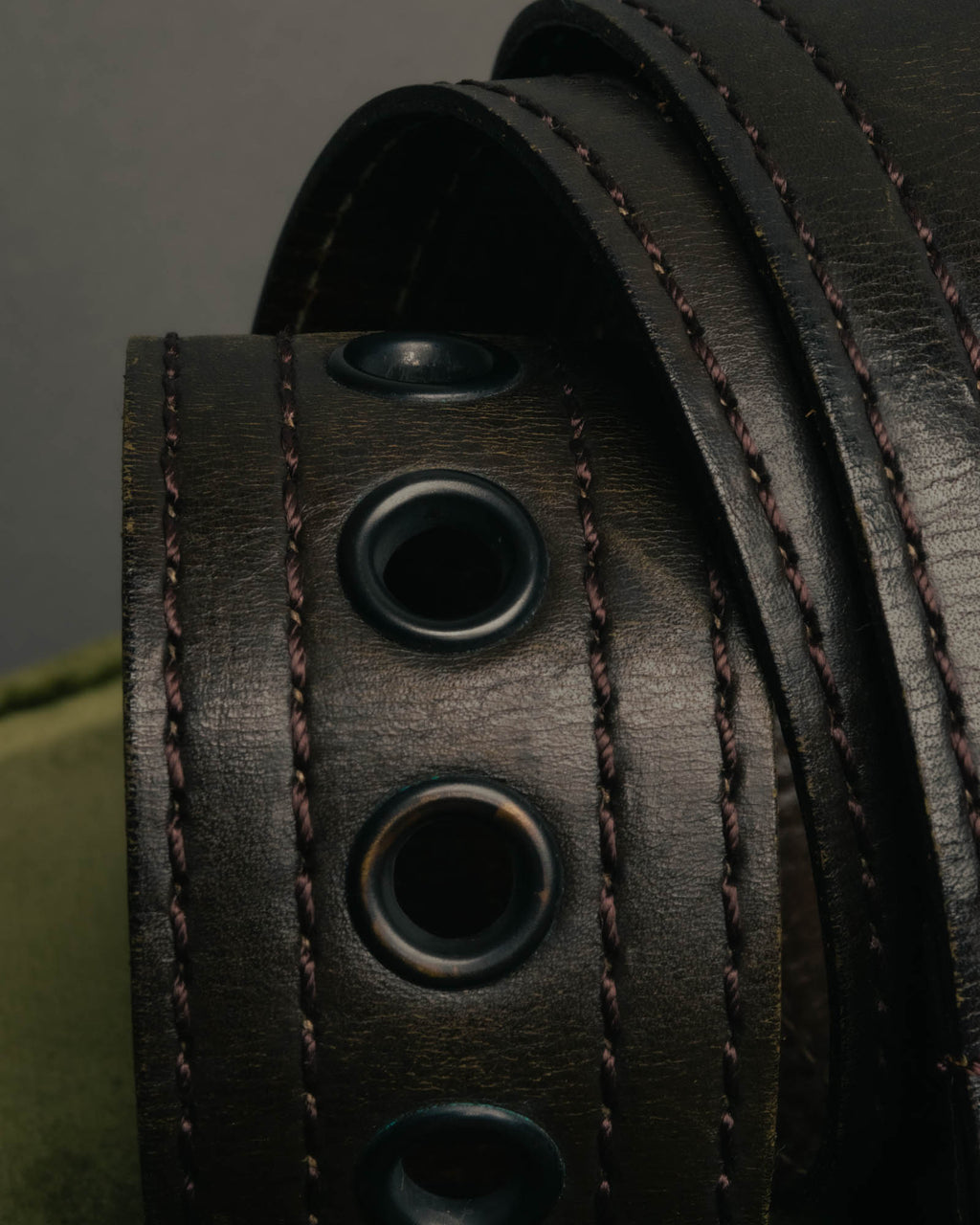 “Yves Saint Laurent” 00’s Wide eyelet leather belt