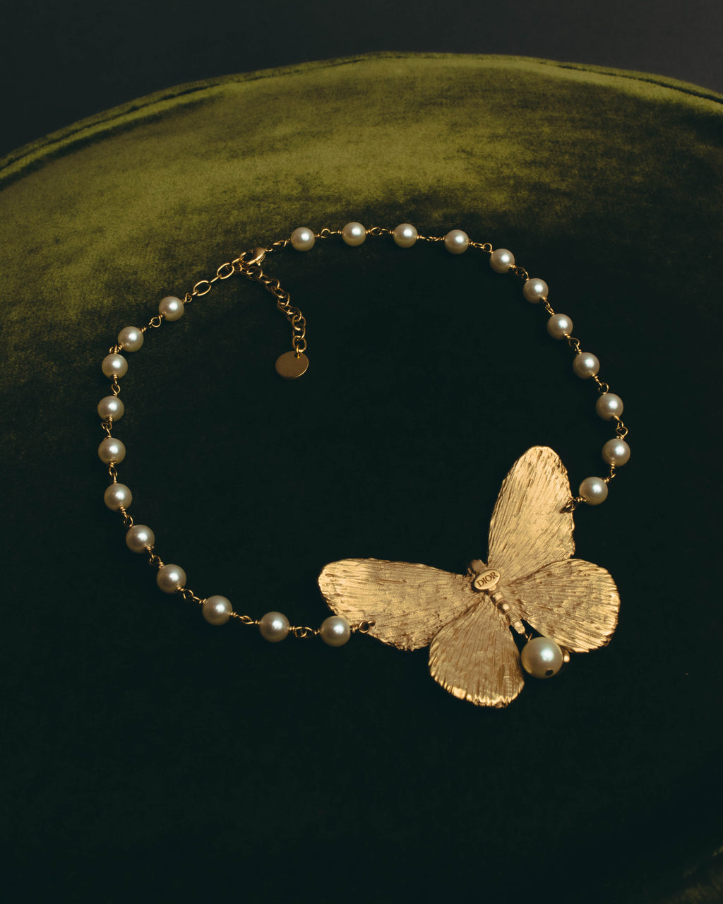 -SPECIAL- “Dior” 2023-24’s Sculpted butterfly pearl long necklace