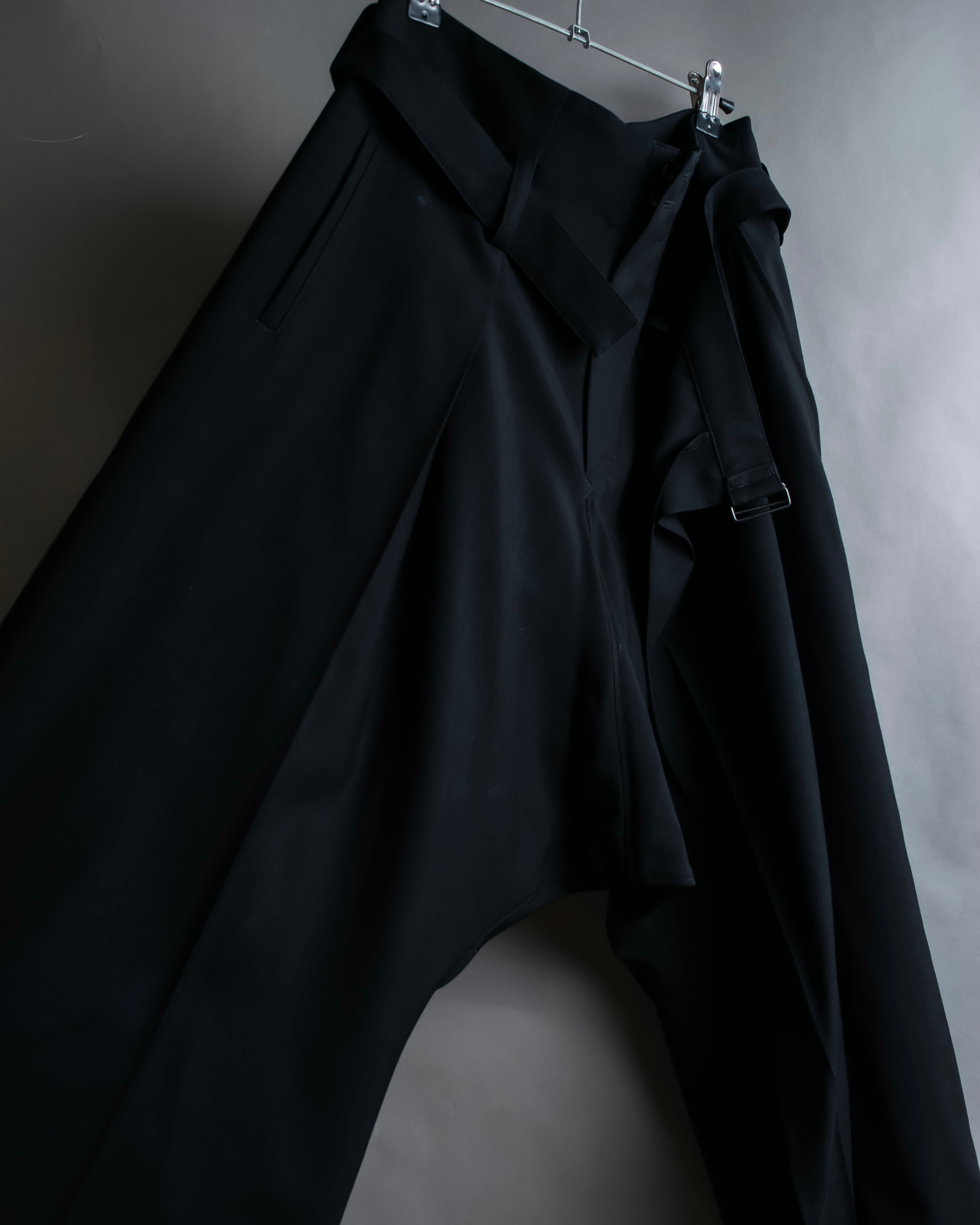 "YOHJI YAMAMOTO +NOIR" Asymmetrical slit sarouel slacks