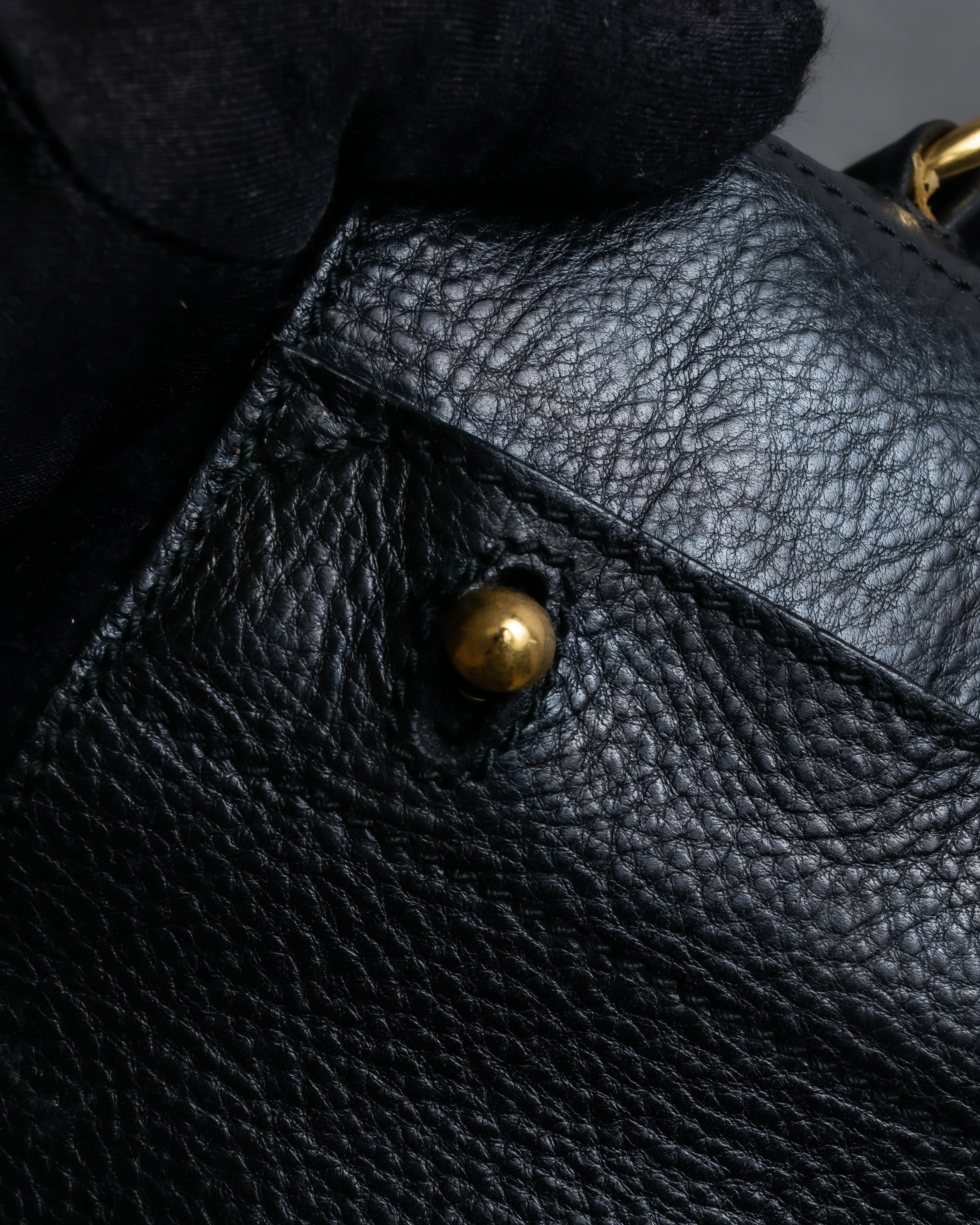 "YVES SAINT LAURENT" Muse to gold metal parts one-handle leather bag