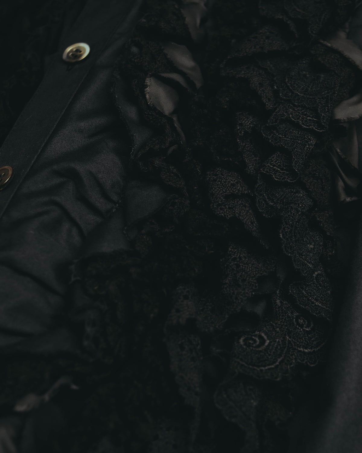 “tricot COMME des GARÇONS” 05AW Layered lace ruffle cotton blouse