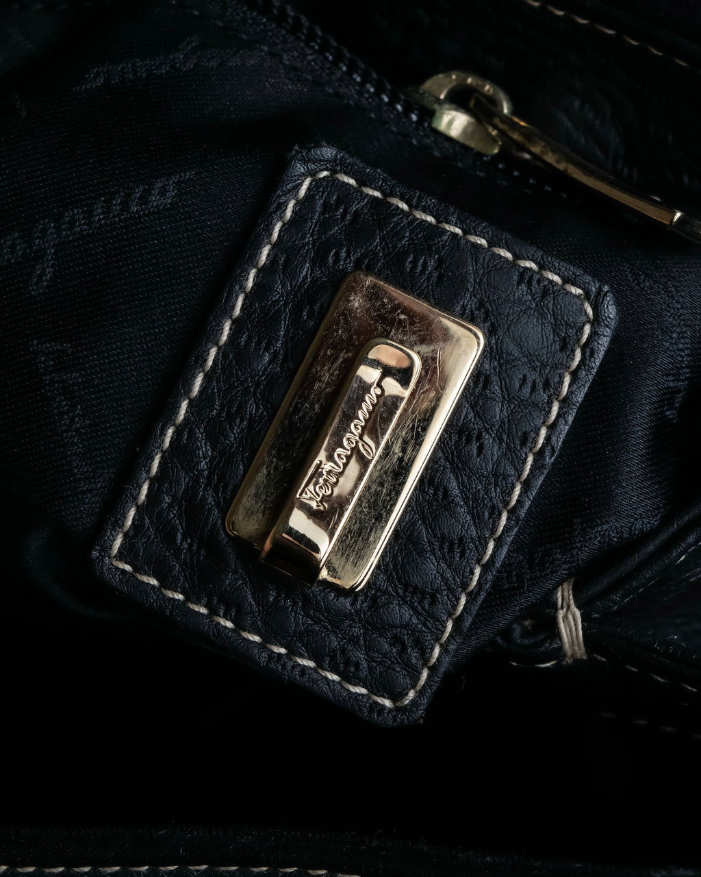 "Salvatore Ferragamo" Gancini motif design leather one-handle bag