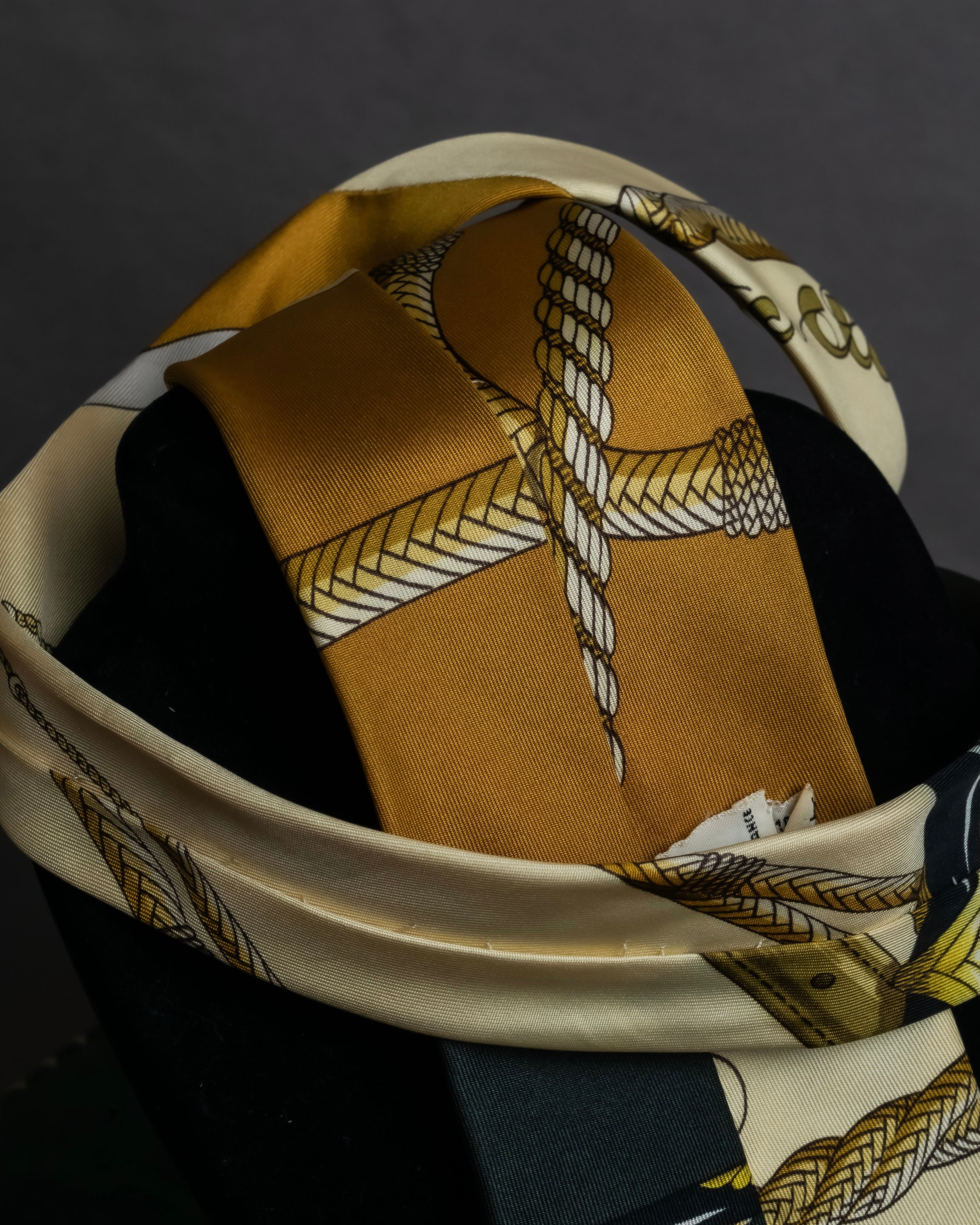 "HERMES" Horse harness motif silk neck tie