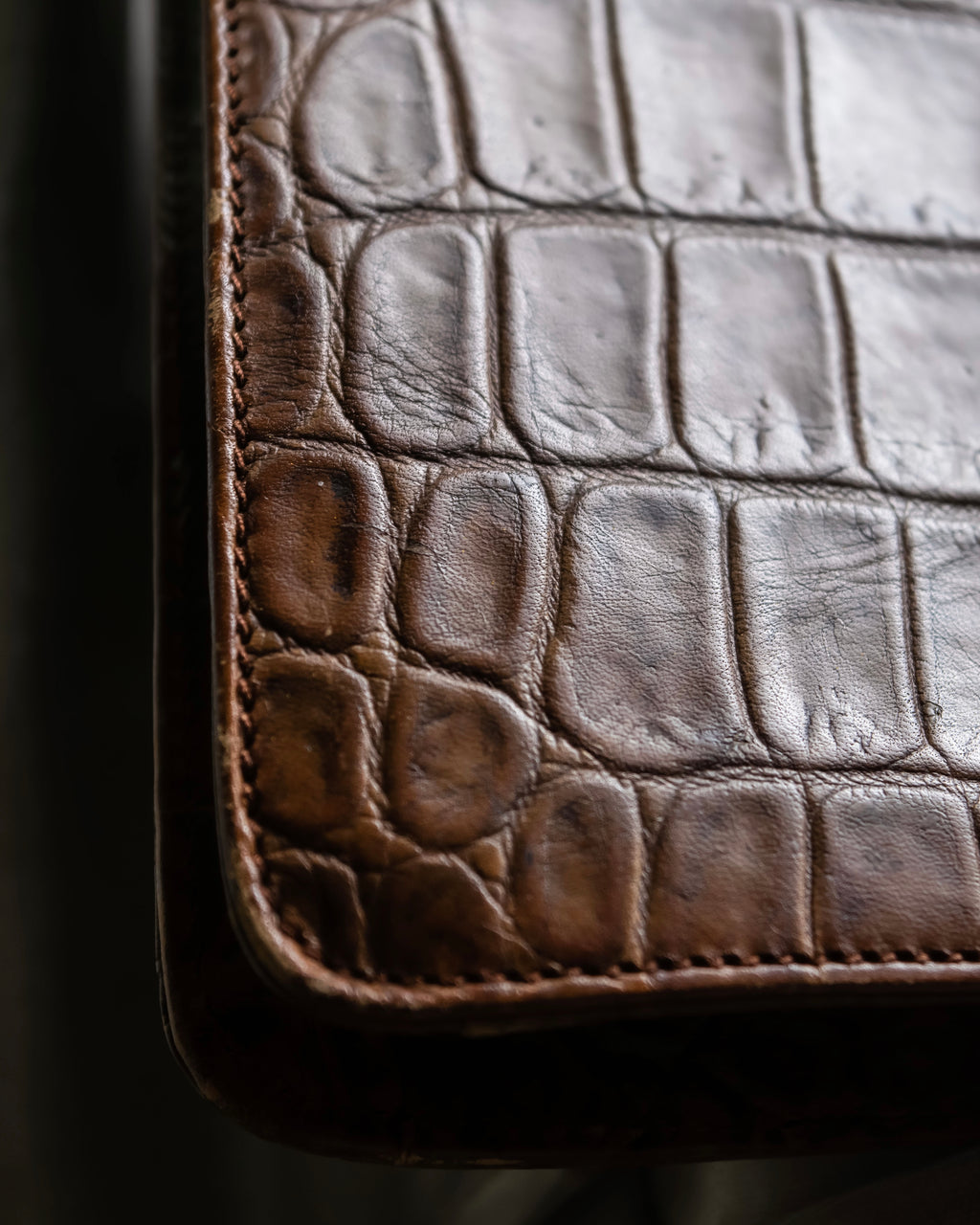 "GIORGIO ARMANI" crocodile leather box shoulder bag