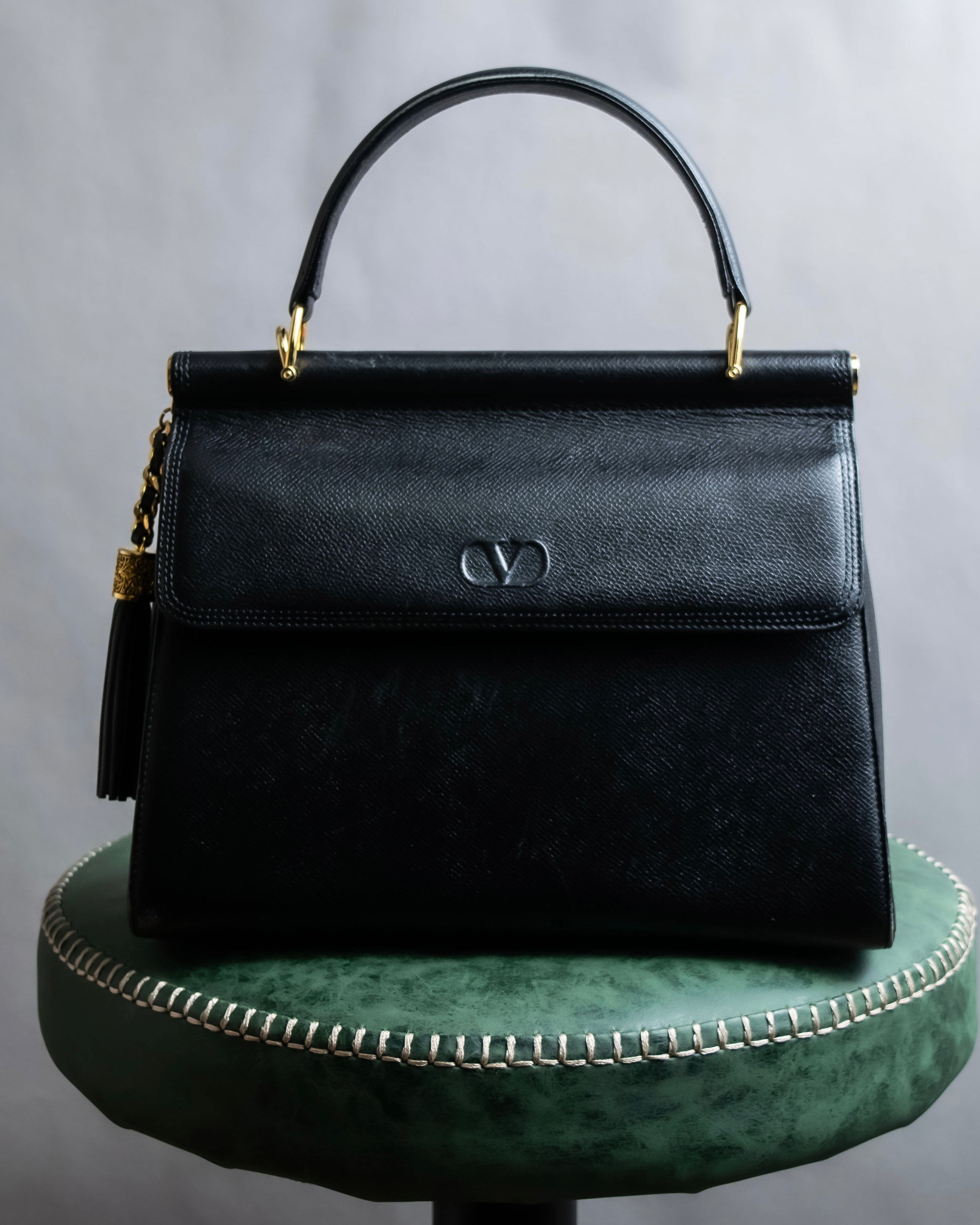 "VALENTINO" Garavani gold metal design leather hand bag