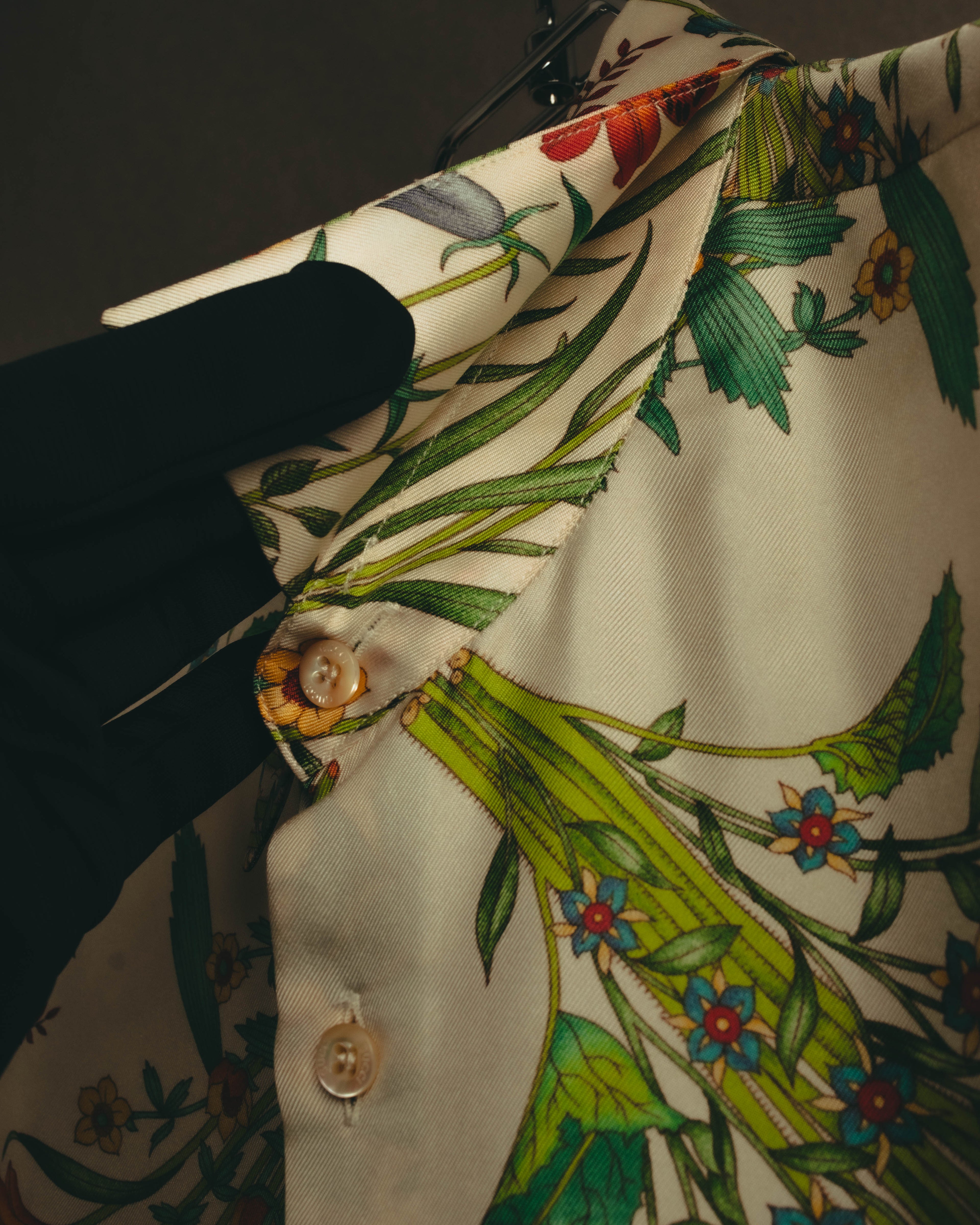 -SPECIAL- “GUCCI” 2015-2022 Botanical printed silk shirt
