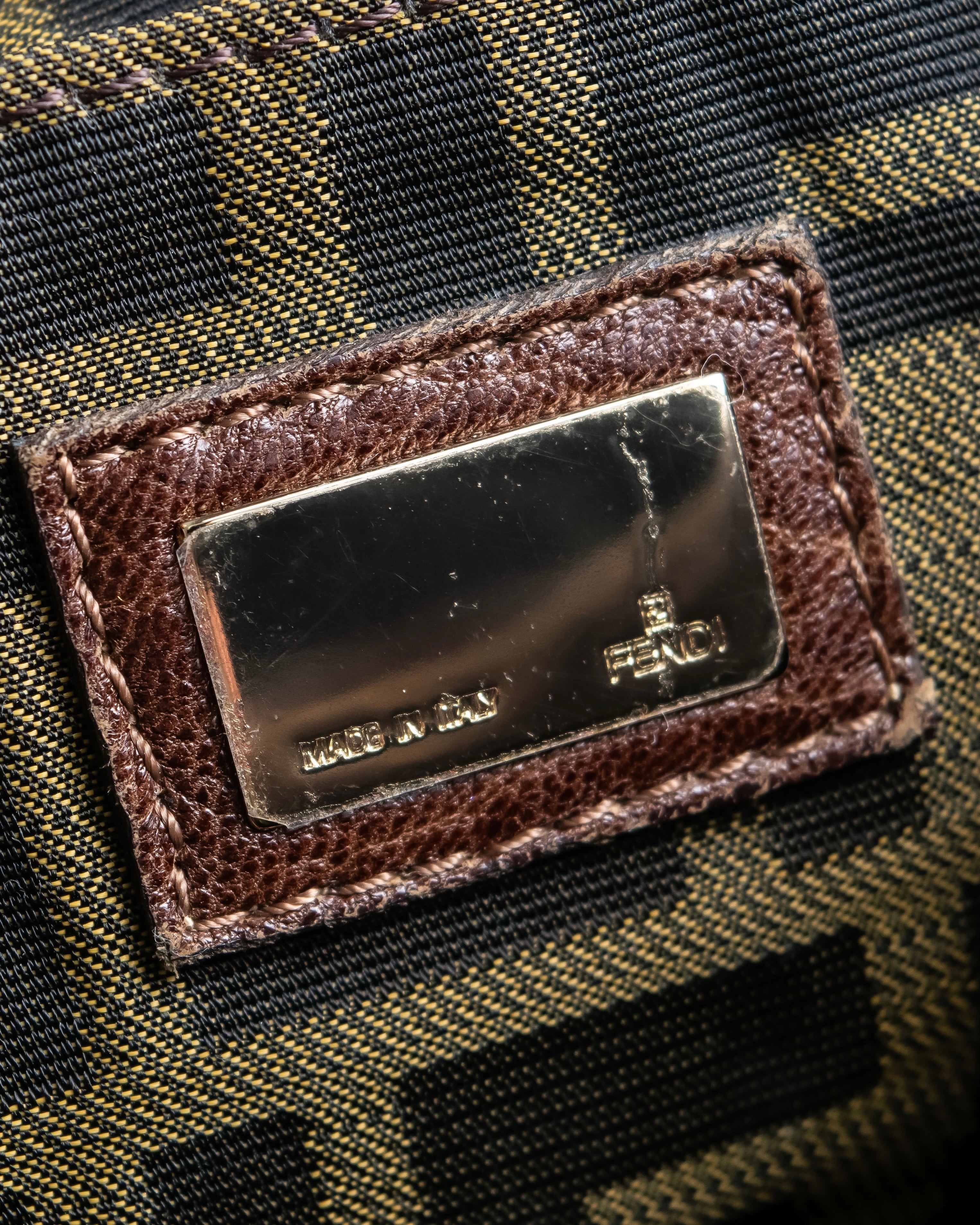 "FENDI" Brown color edition Spy bag