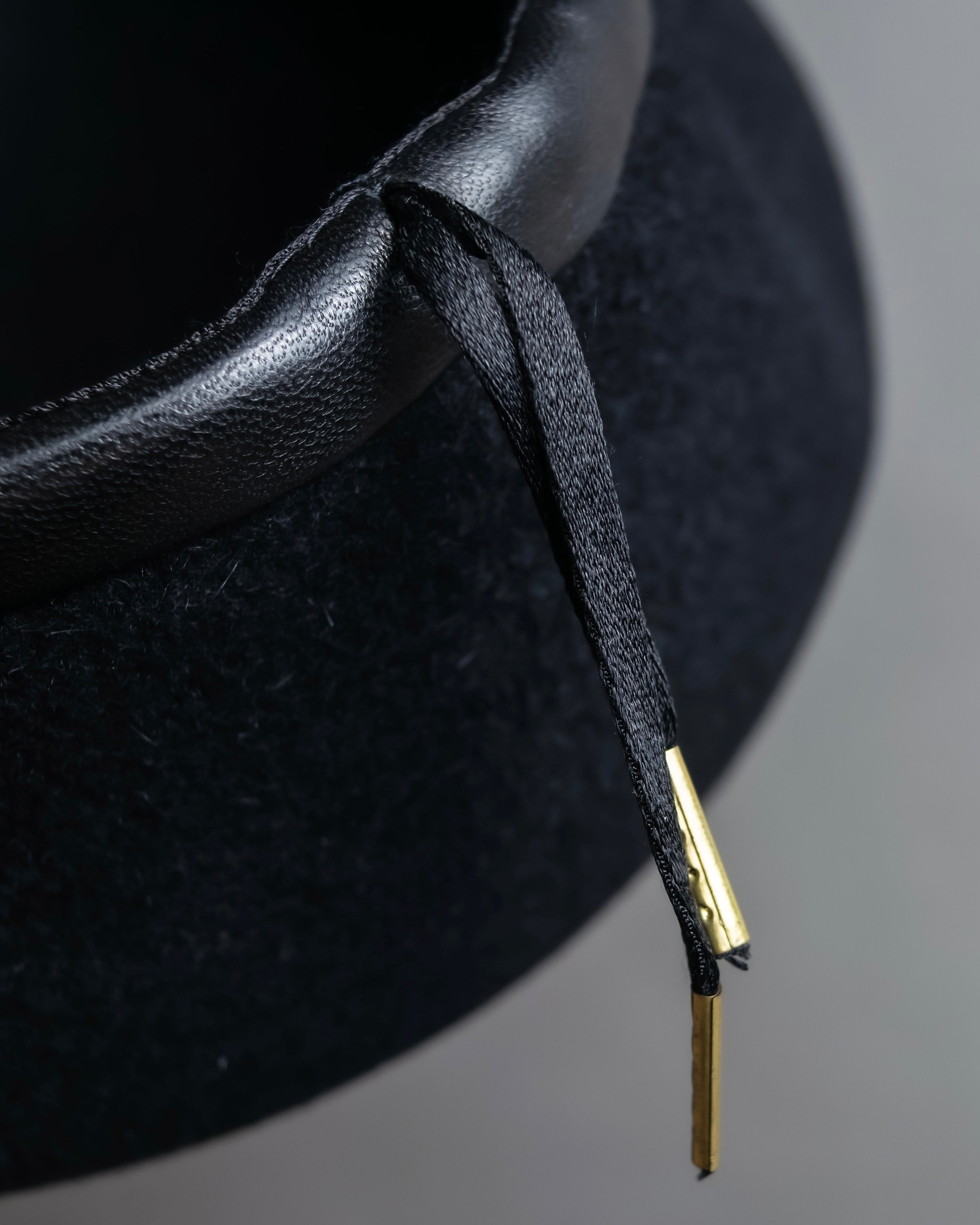 "FUMIKA UCHIDA" Leather piping design wool felt beret