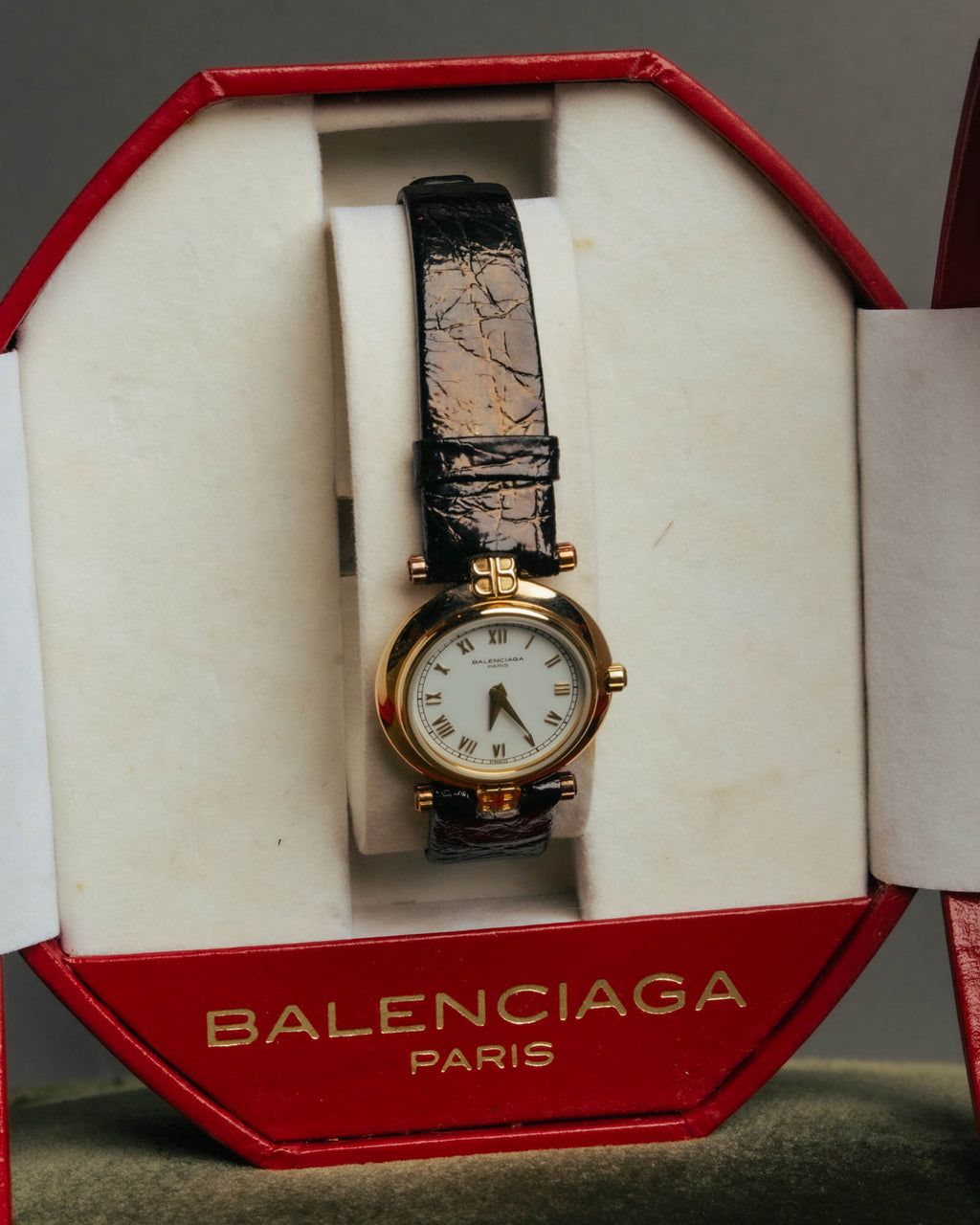 -SPECIAL- "BALENCIAGA" 80's-90's Classic round wristwatch