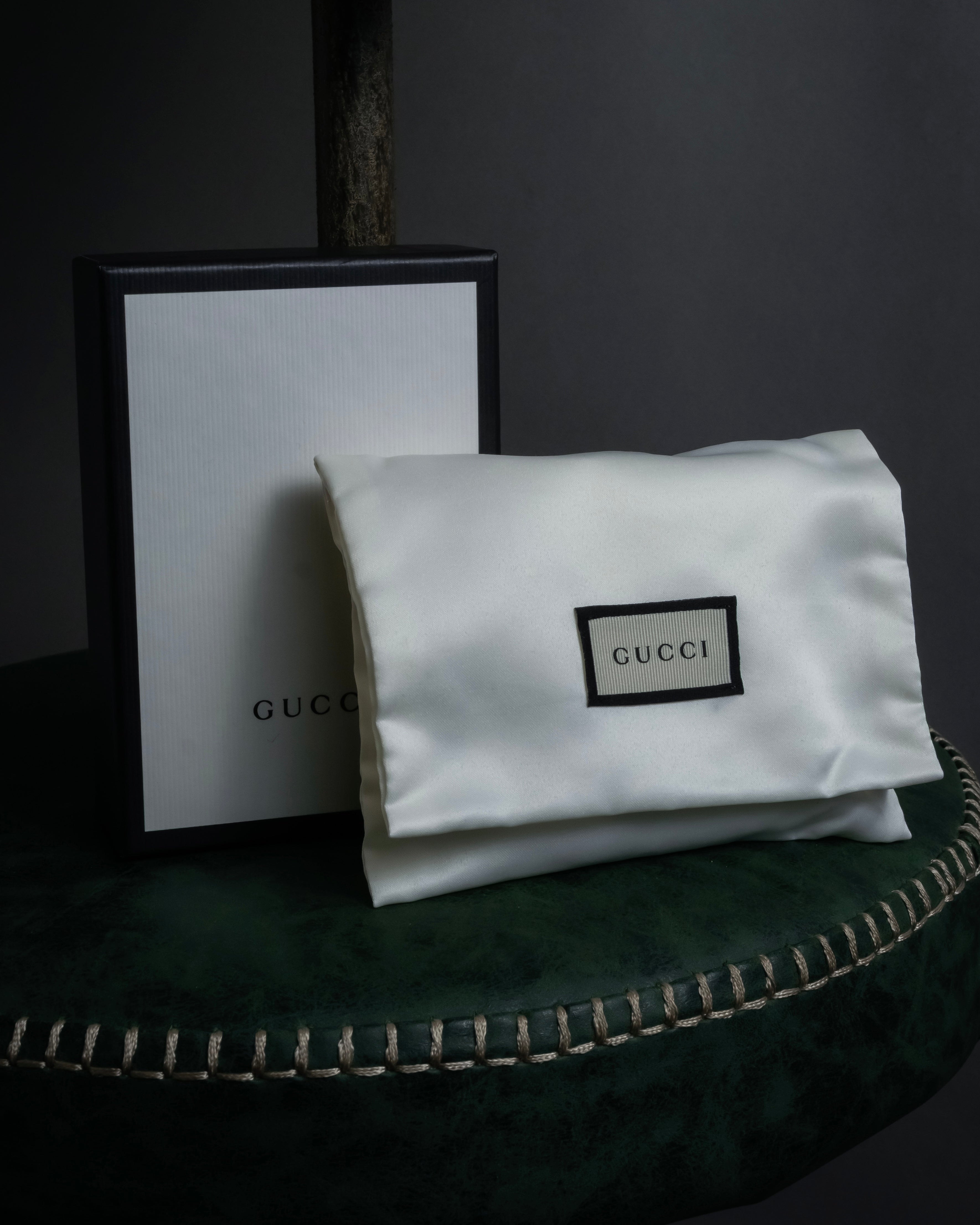 -MOOD Christmas Collections-
"GUCCI" Michele period delicate floral embroidered ribbon tie