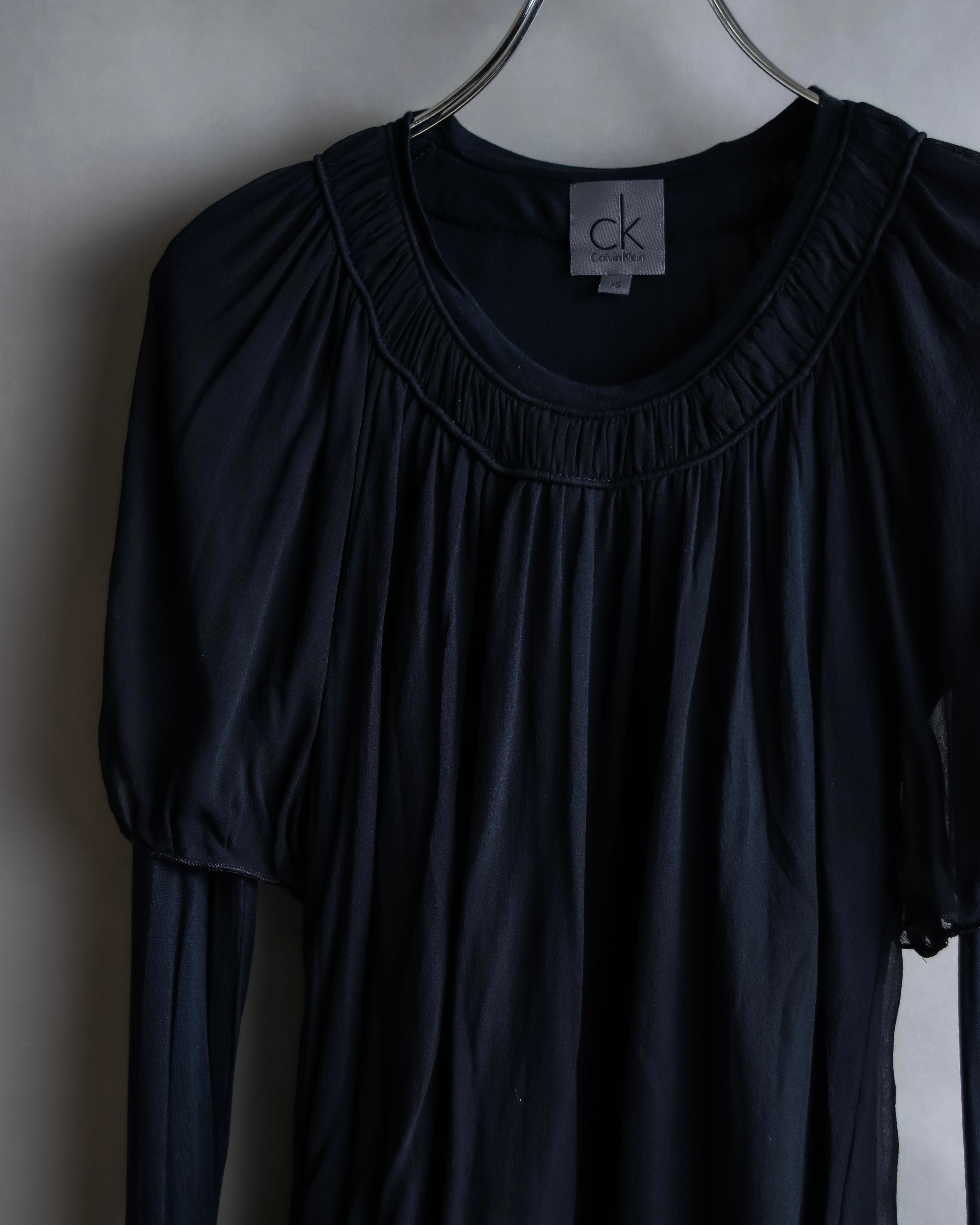 "CALVIN KLEIN" Layered sleeve gathered design pullover