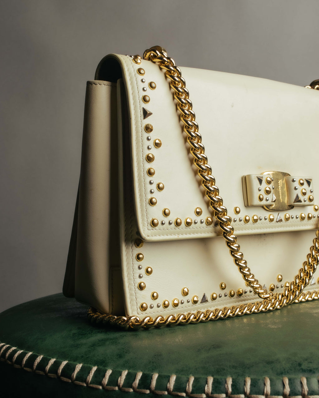 -SPECIAL- “Salvatore Ferragamo” 2015-2017 Vara studded chain shoulder bag