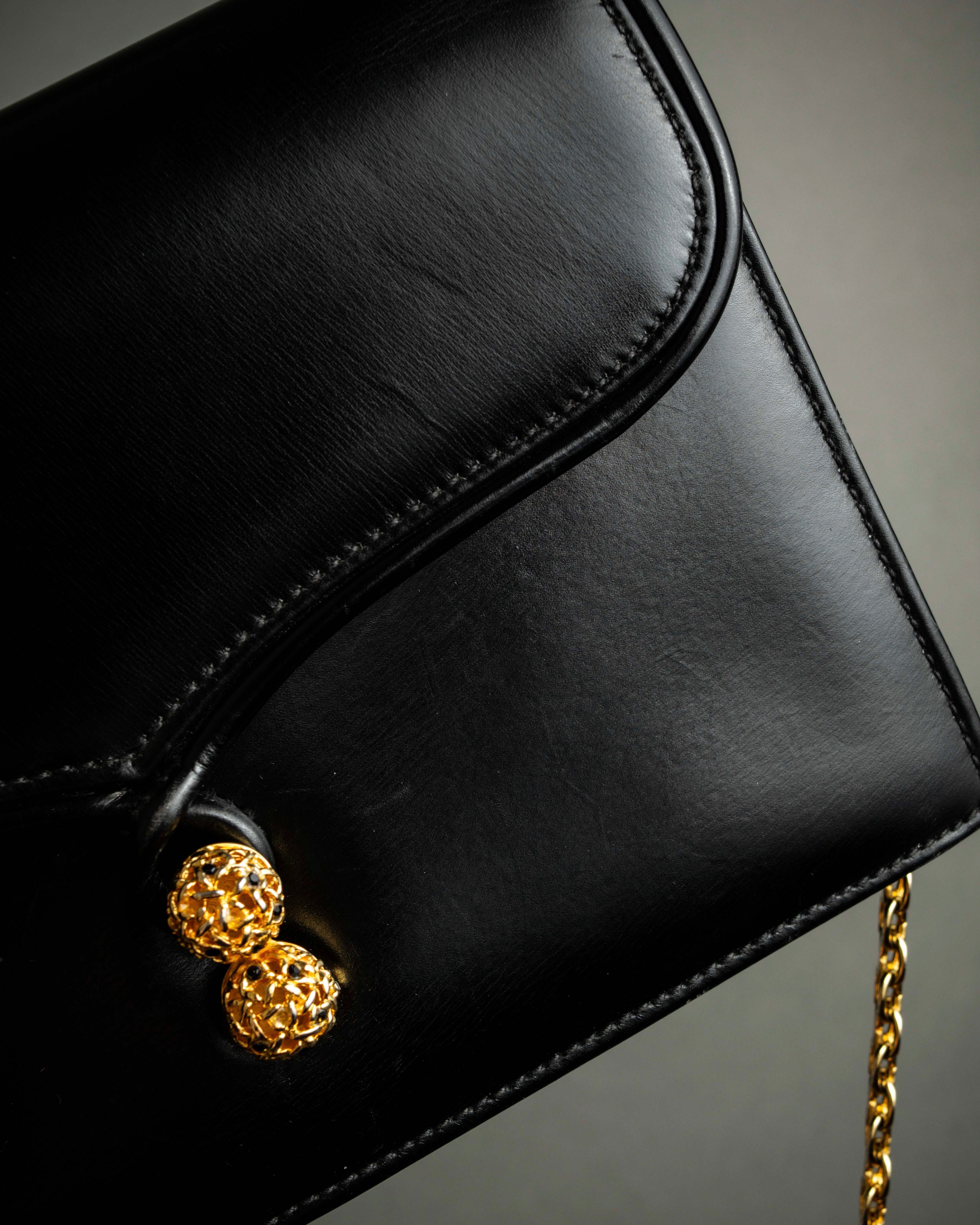 "GUCCI" Filigree vintage design chain shoulder leather bag