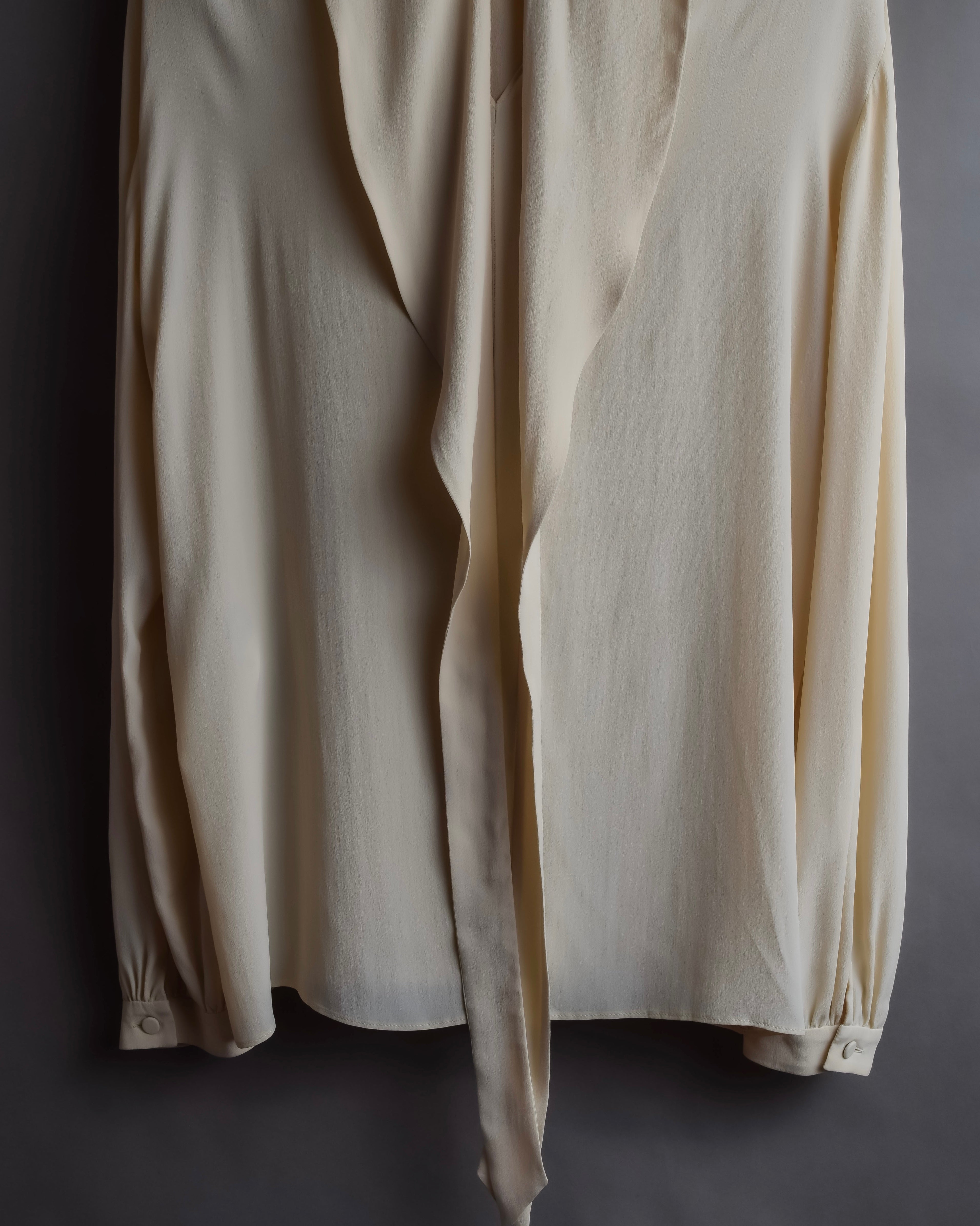 "GUCCI" Michele period frill lace silk bowtie shirt