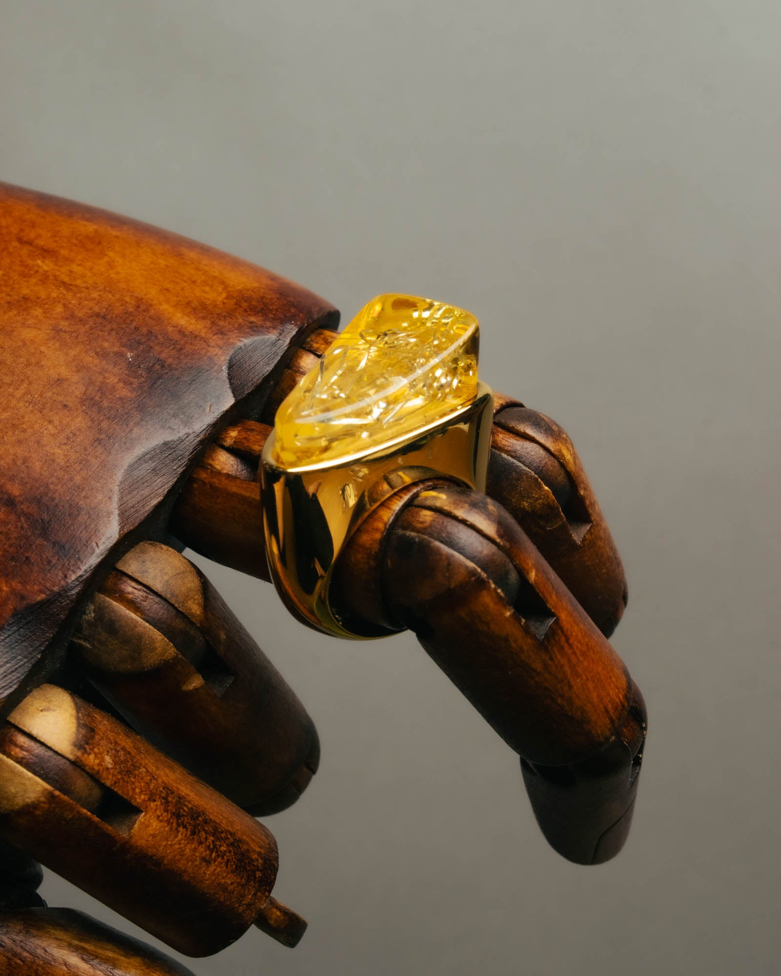"Chloé" 2010's Amber resin statement ring