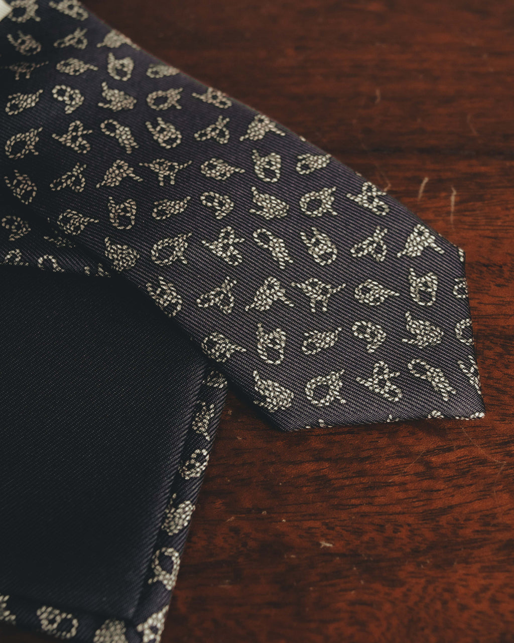 "Hermès" 80's-90's Classic jacquard silk necktie