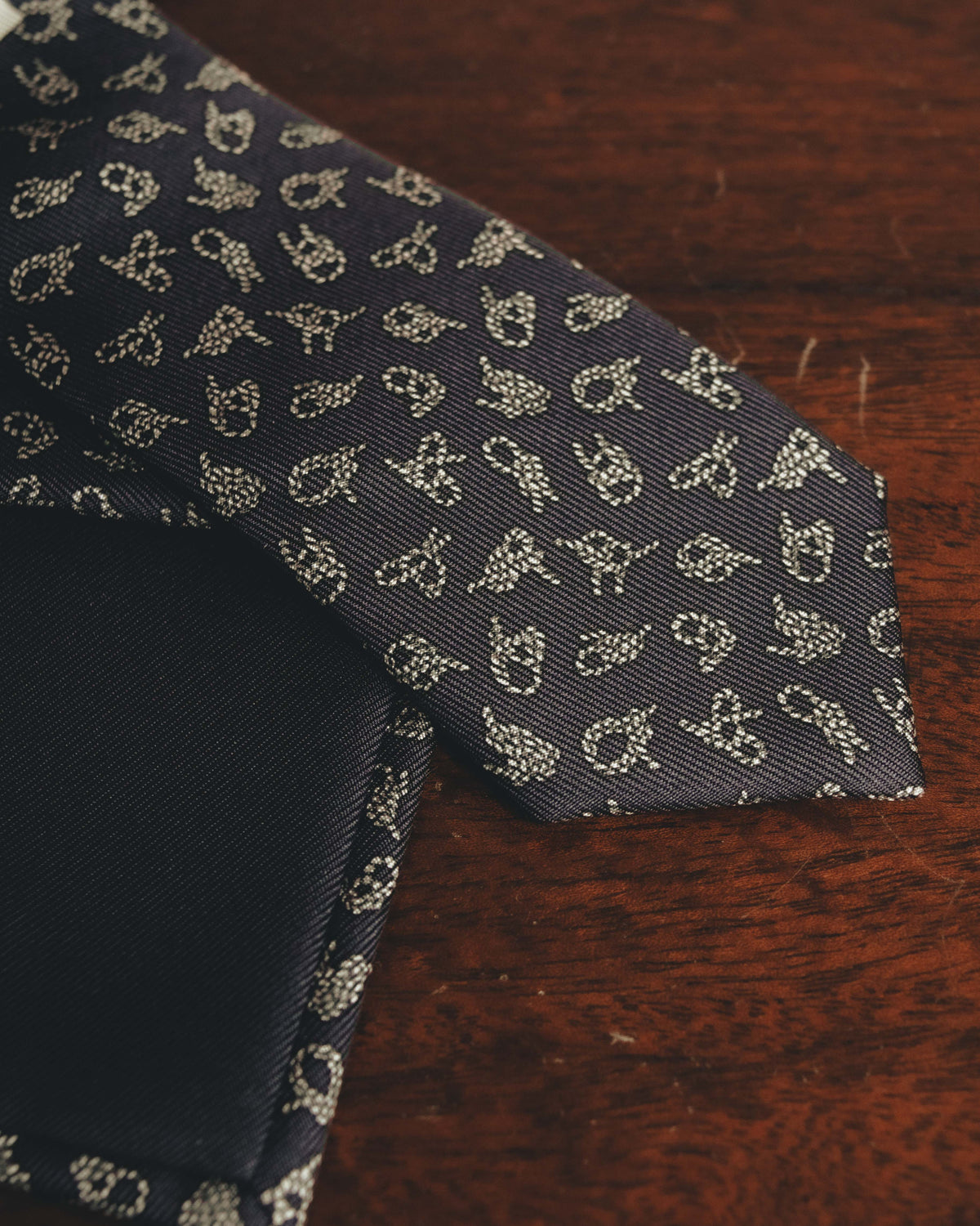 "Hermès" 80's-90's Classic jacquard silk necktie