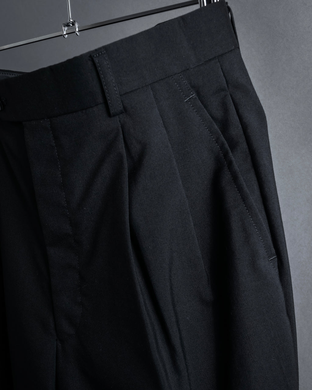 "YVES SAINT LAURENT" Straight tailoring design set up