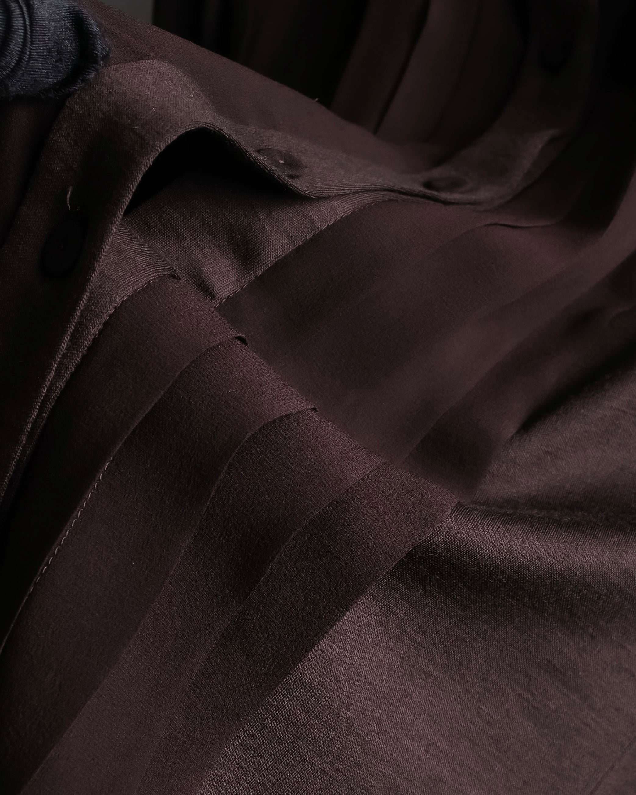 "Filo di Seta" Front pleated design stand-up collar shirt