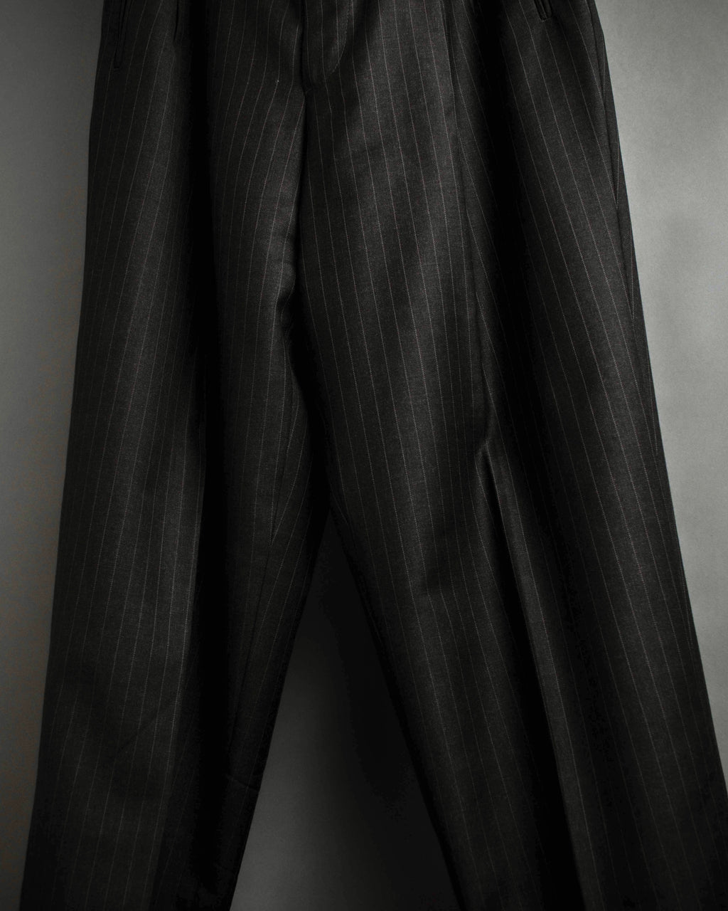 "ARMANI COLLEZIONI" Classic Italian tailoring stripe pattern set up