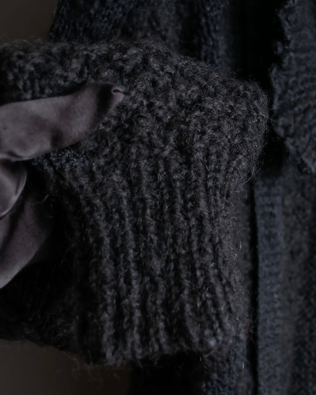 "YVES SAINT LAURENT" Ribbon design stand collar low gauge cardigan