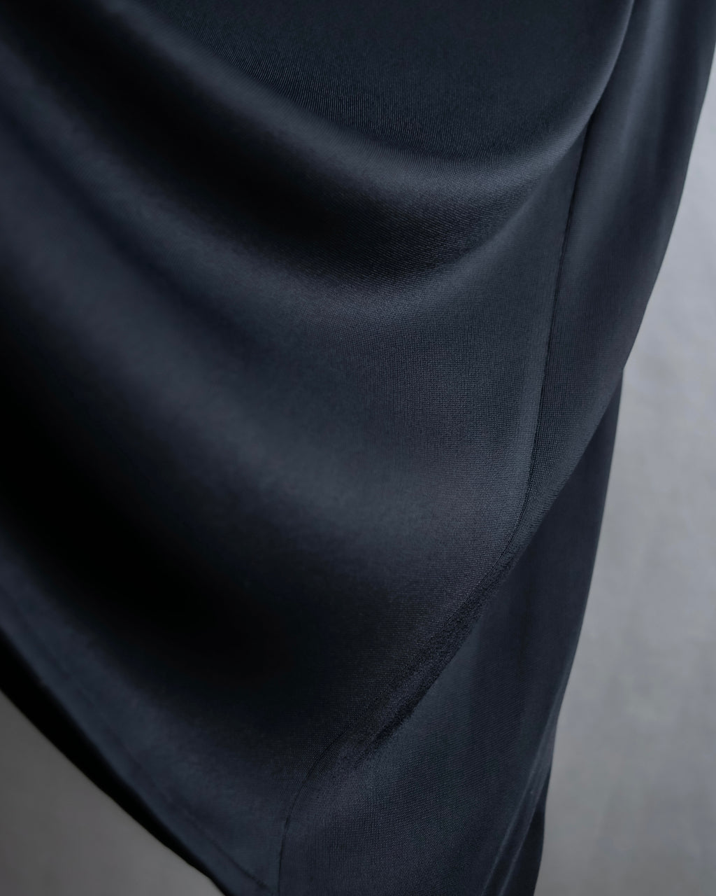 "CELINE" Gathered design vertical line dress