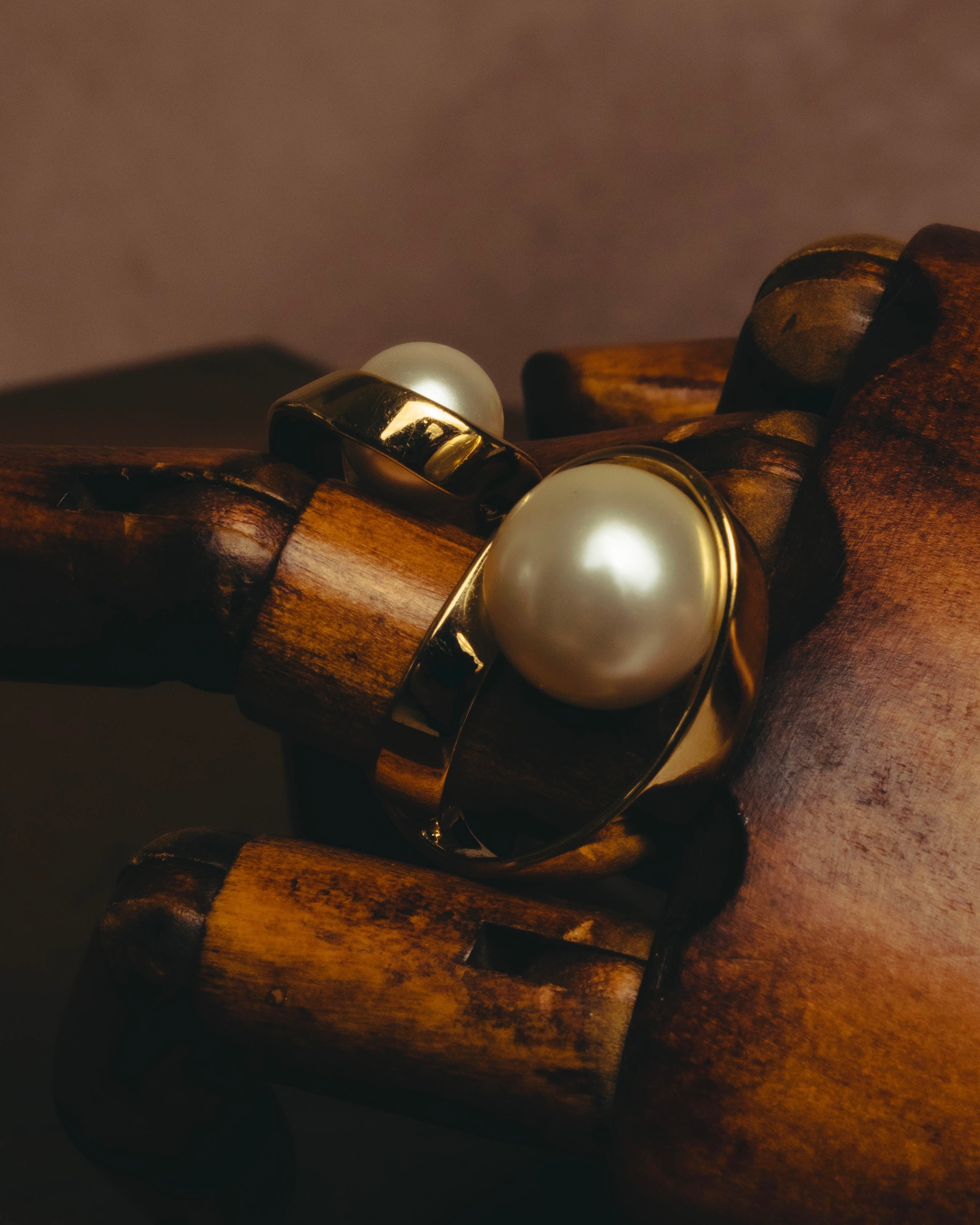 -SPECIAL- "Christian Dior” 2015-16 UltraDior sculpted double pearl ring
