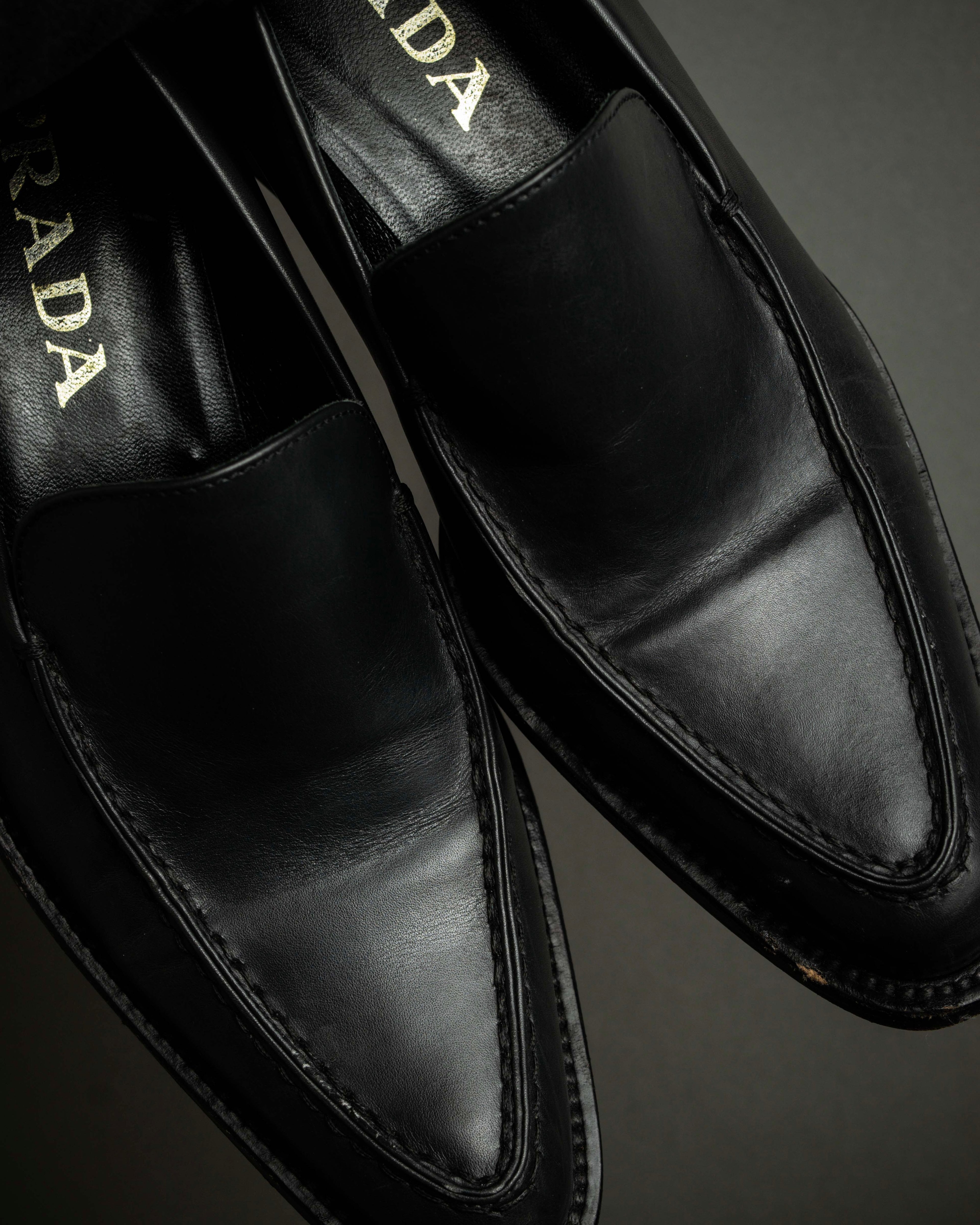 "PRADA" Apron stitch design long nose loafers