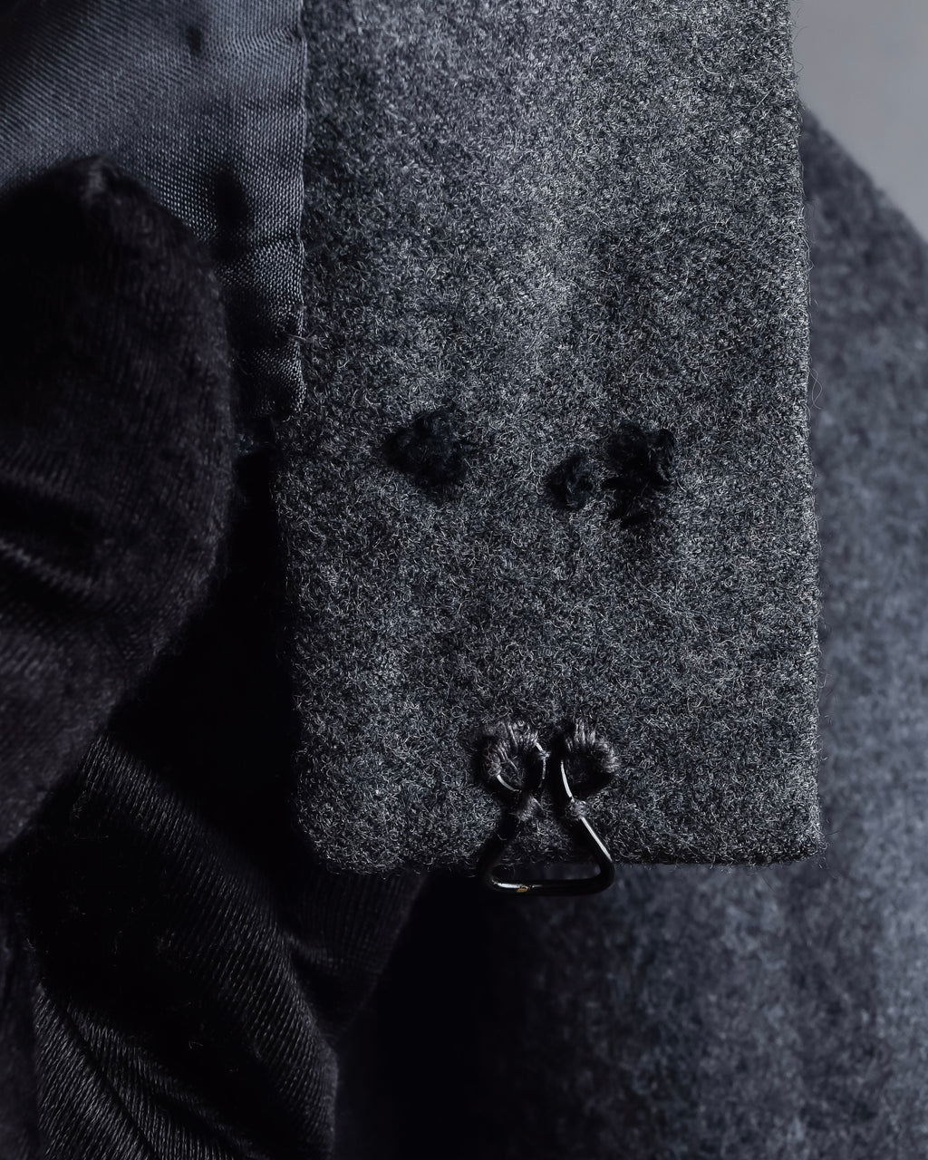 "CHANEL" 90's Gold button design straight line skirt