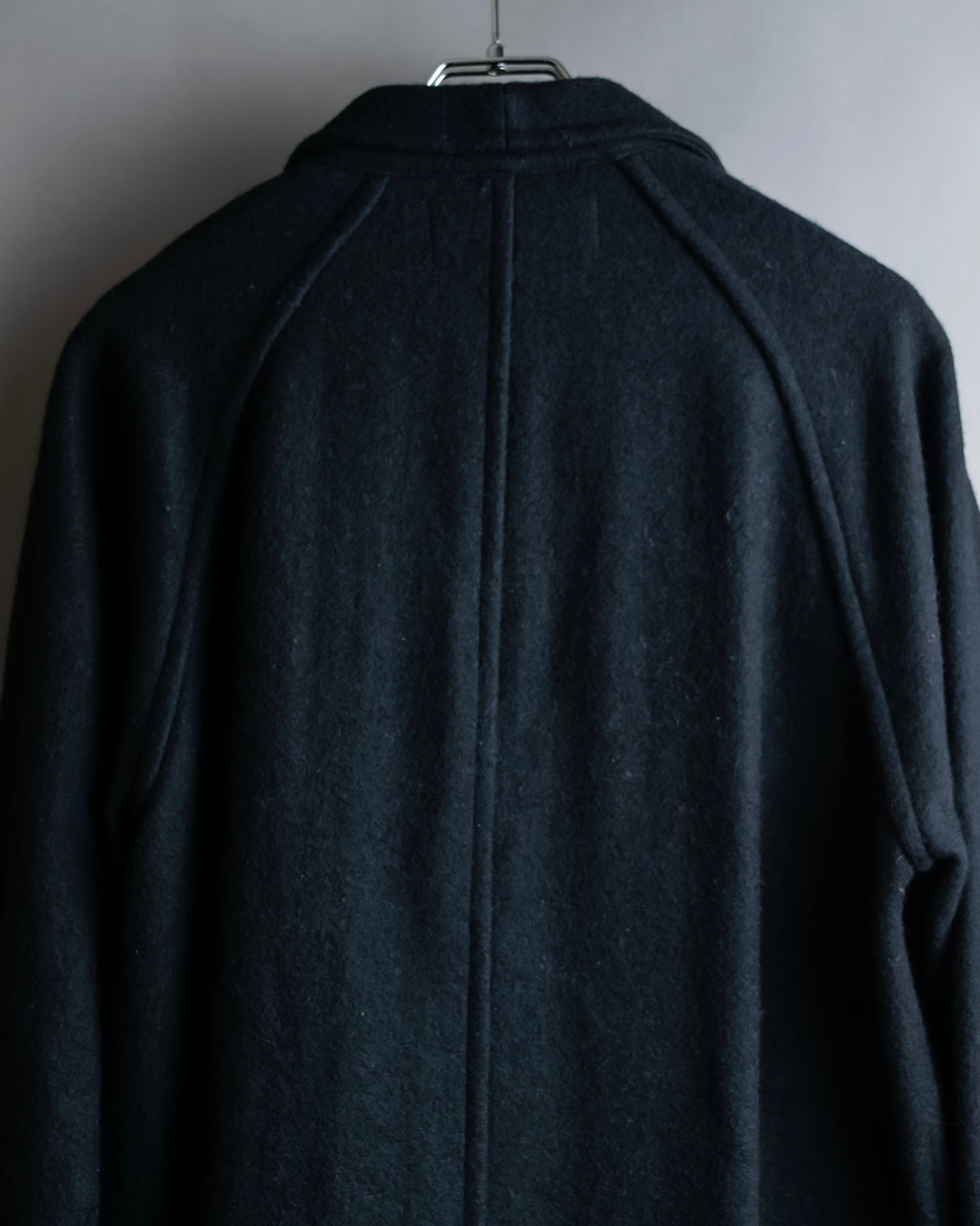 "tricot COMME des GARCONS" 
Shawl collar piping design long coat