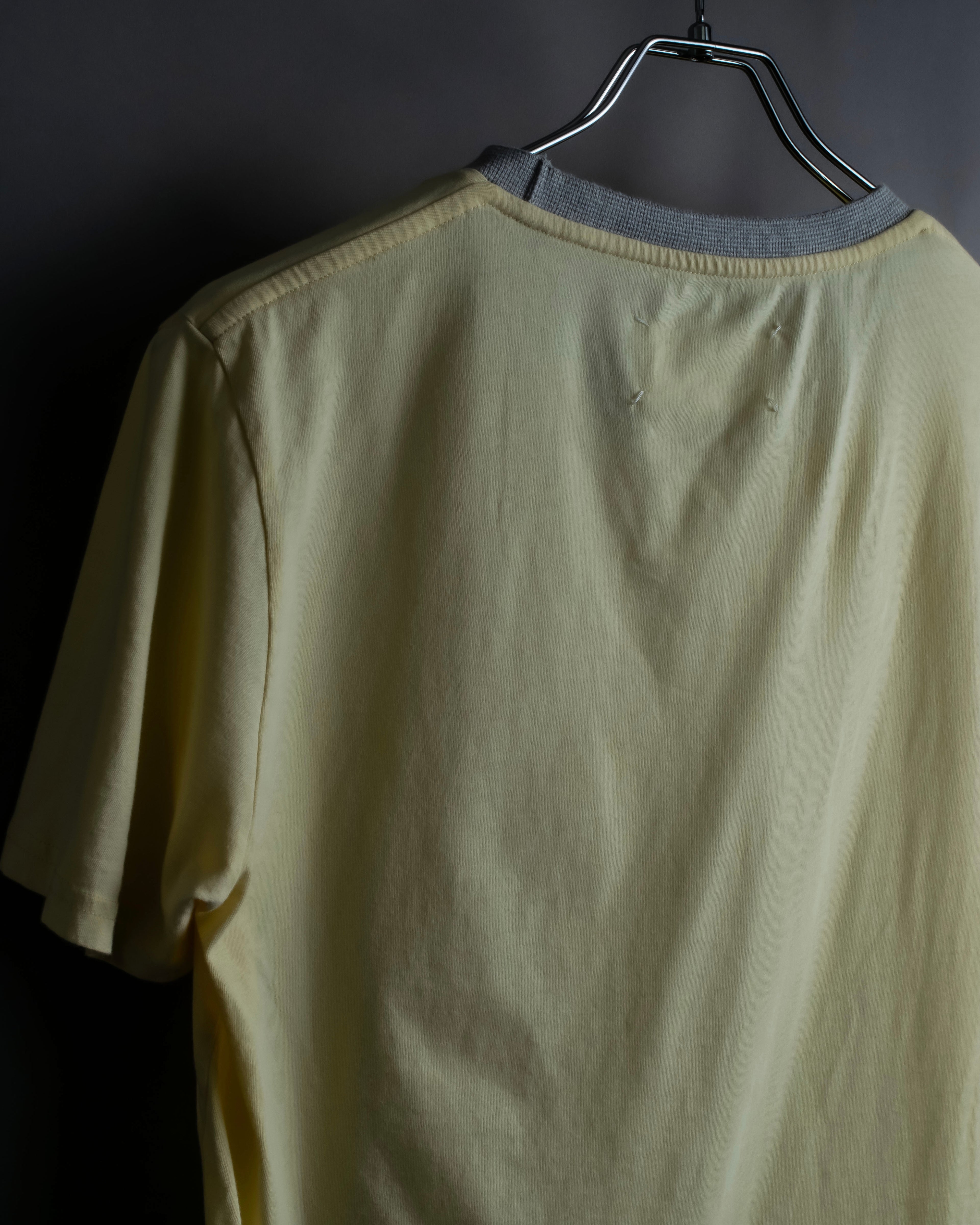 "MAISON MARGIELA"
Pastel yellow color box silhouette T-shirt