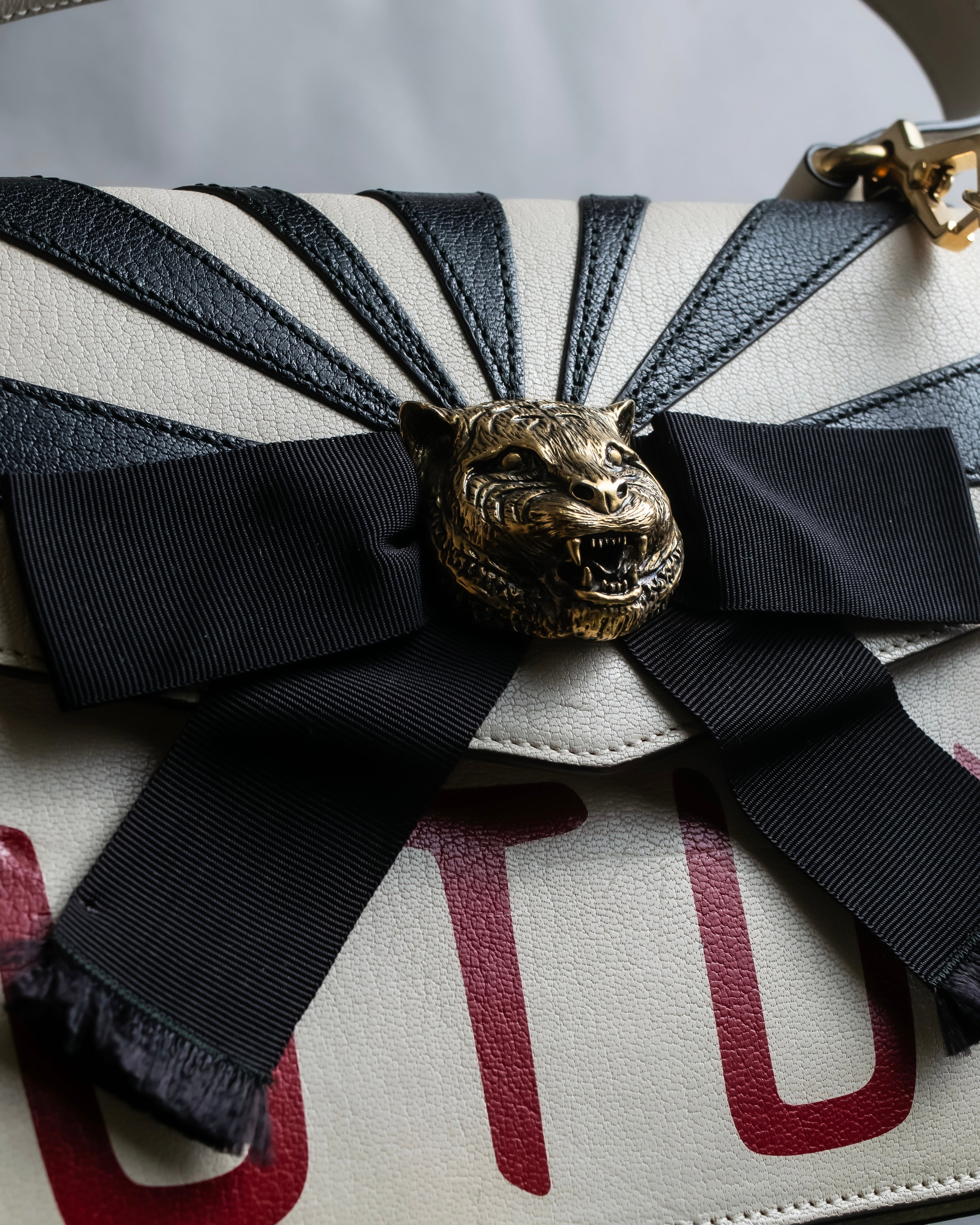 "GUCCI" 18SS Tiger head motif chain shoulder 2way bag