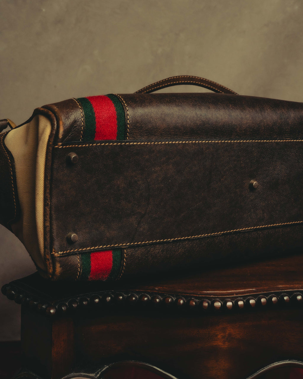 "GUCCI" 70's Iconic web travel shoulder bag