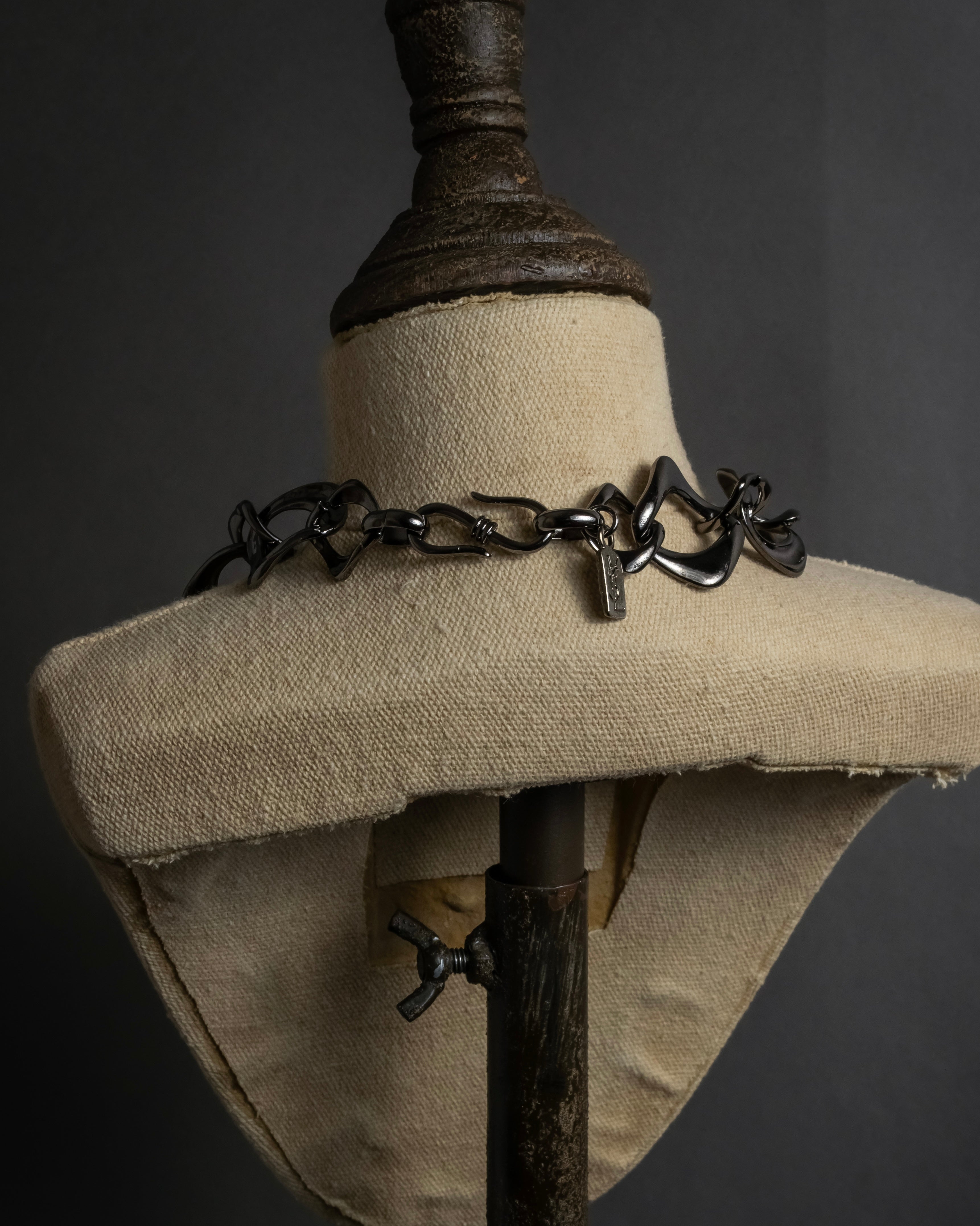 "YVES SAINT LAURENT" Sculptural link chain necklace