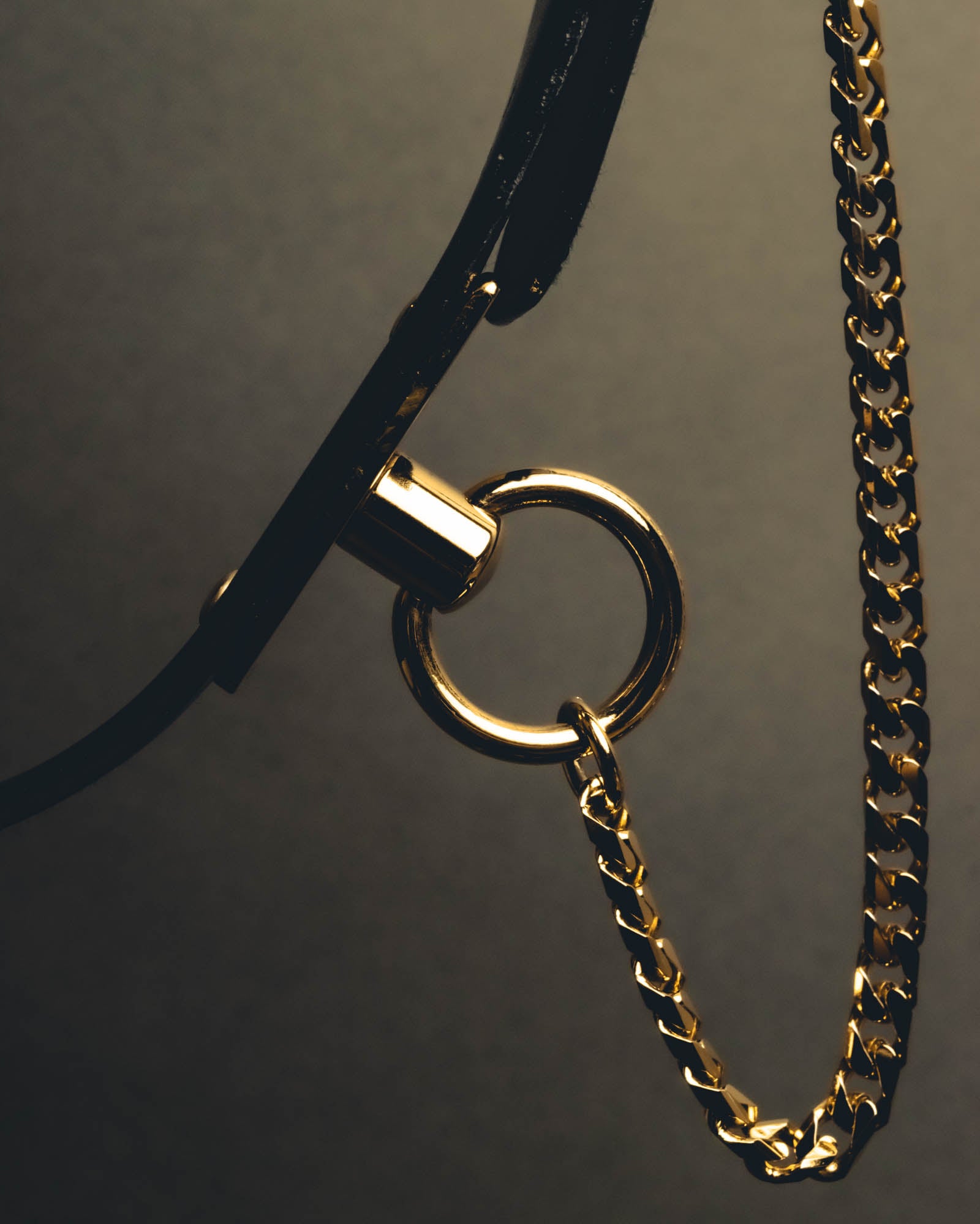 "CELINE" 18's-Glossy black chain leather belt