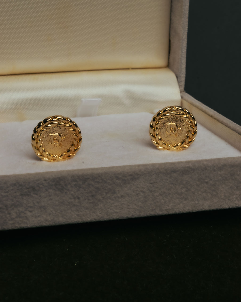 “Christian Dior” 80’s-90’s Laurel rope motif D logo earrings