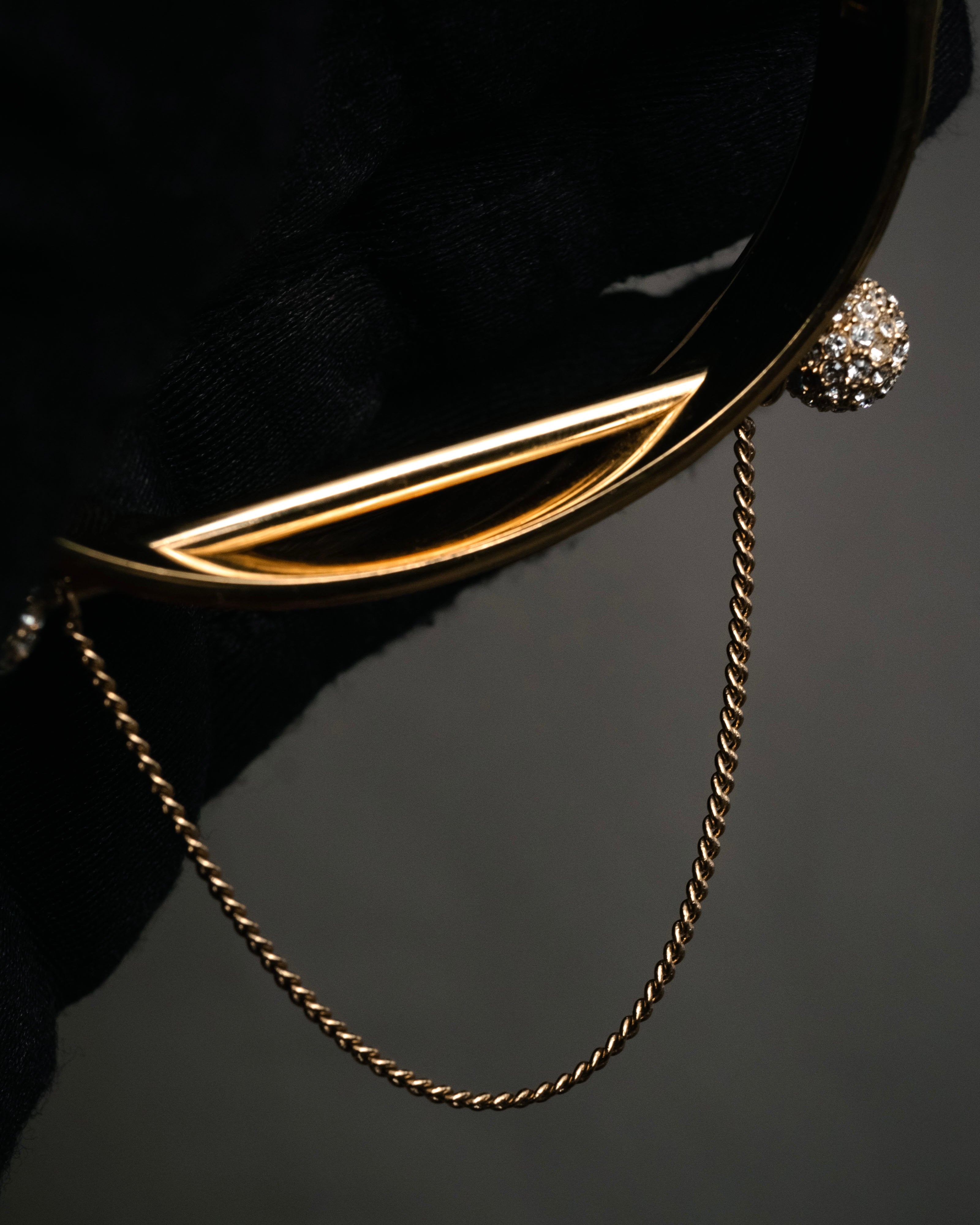 “Chloe” 2010’s crystal sphere chain bangle