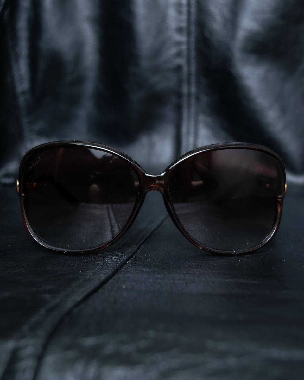 “GUCCI” GG heart motif butterfly shaped sunglasses