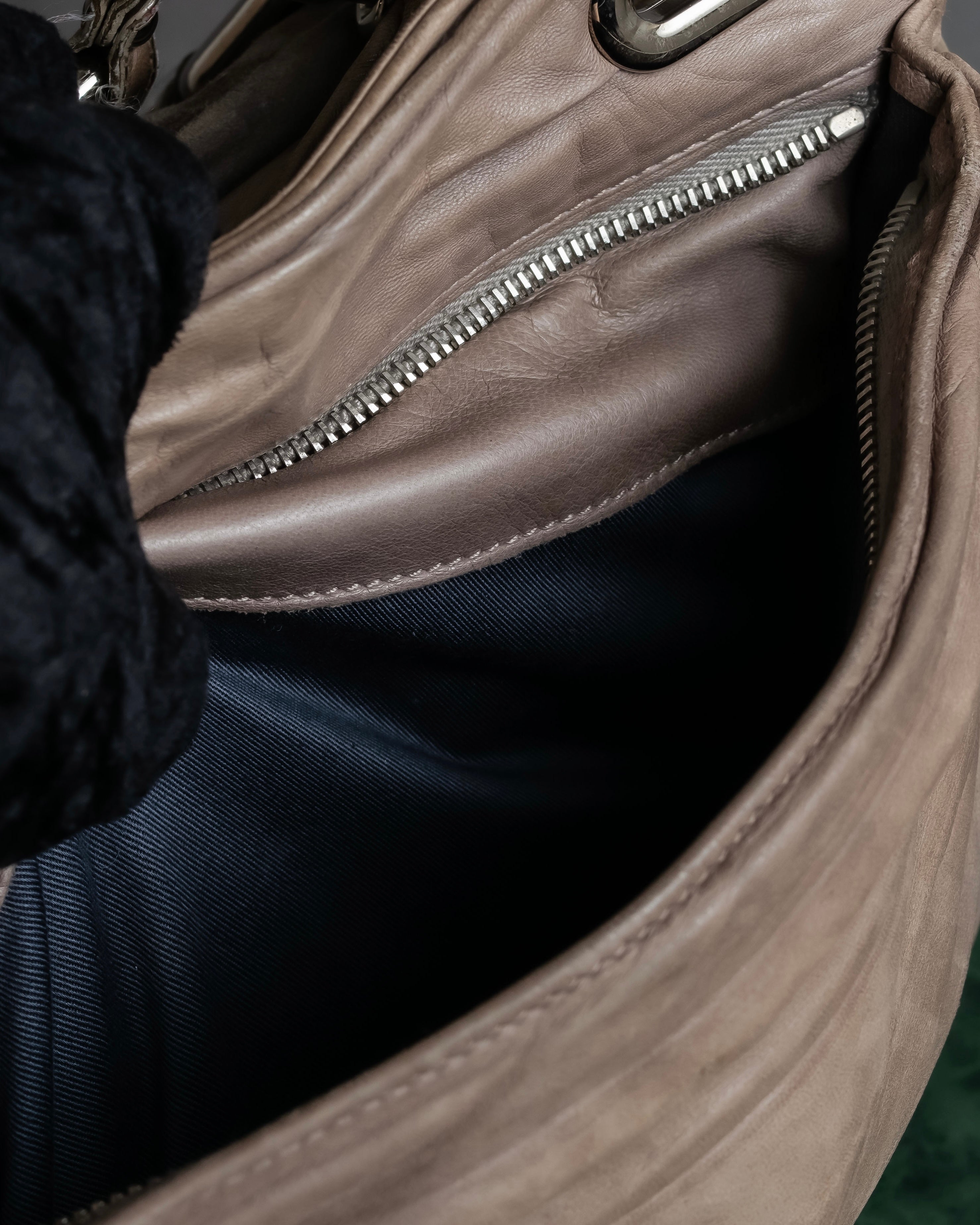 "BALENCIAGA" Three-way chain leather shoulder bag