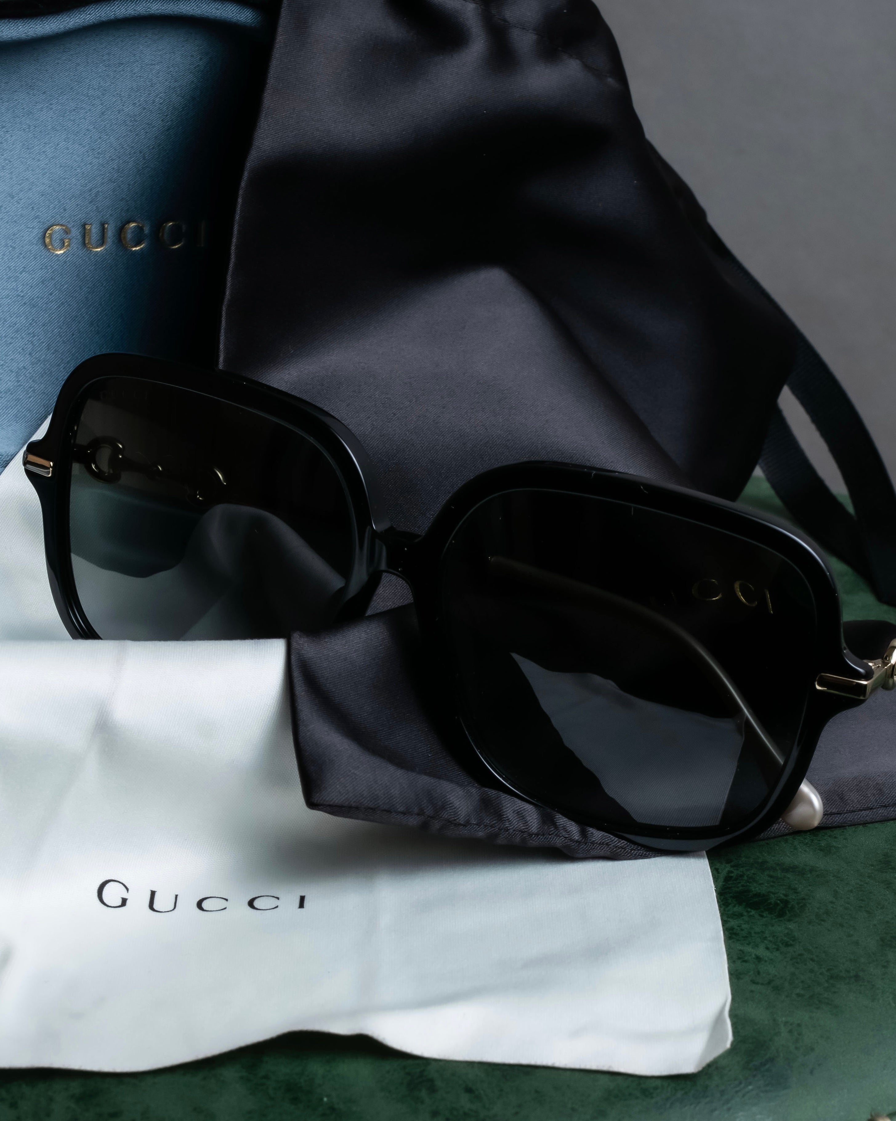 "GUCCI" Horsebit motif temple design big square frame sunglasses