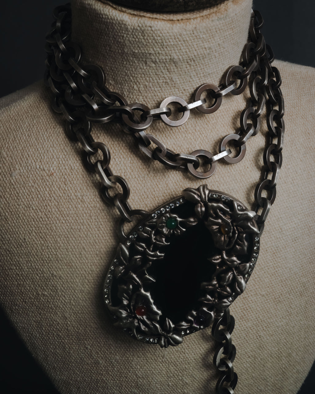 "VALENTINO GARAVANI" 2010’s dark romantic statement necklace＆belt
