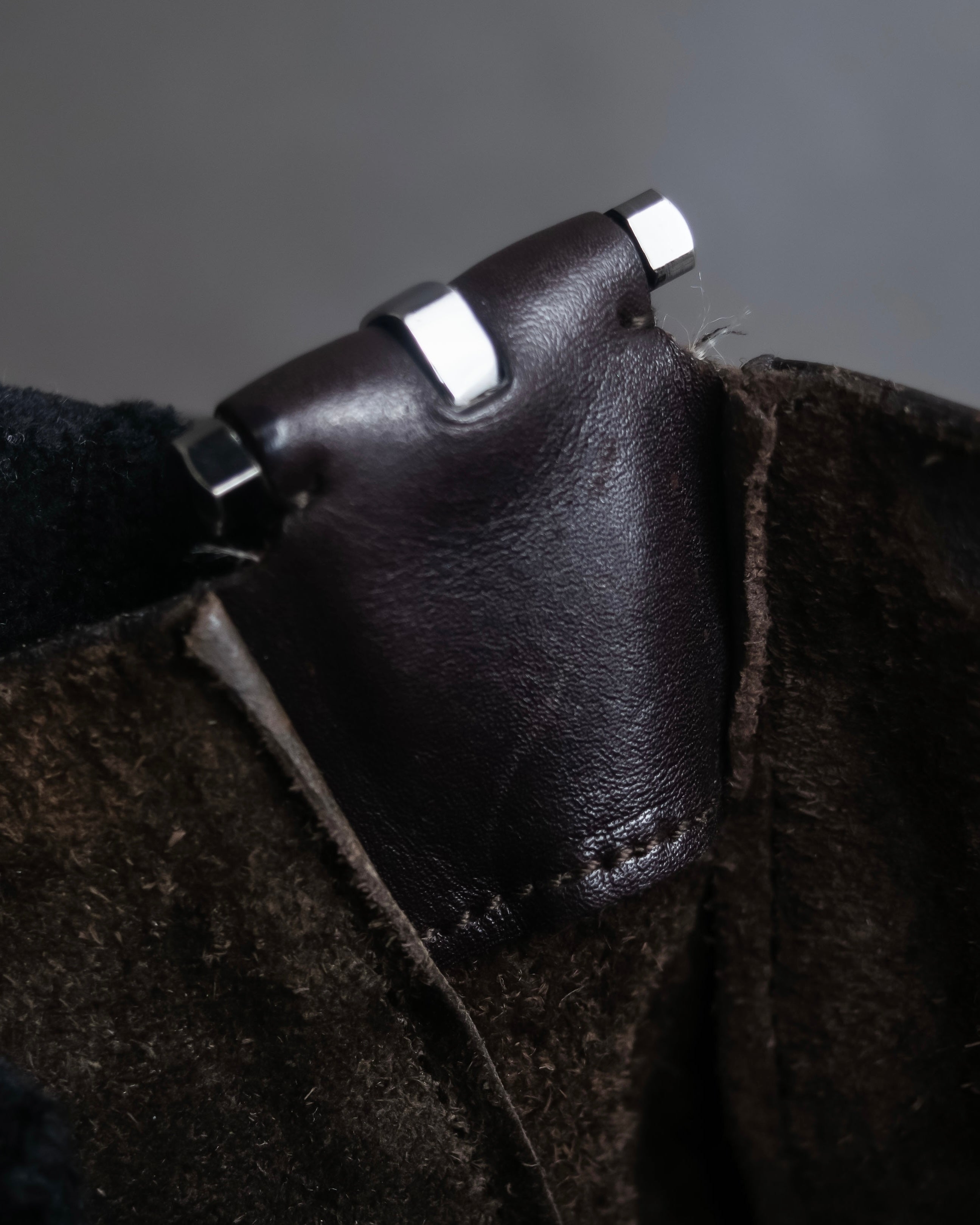 "GUCCI" Metal handle detail brown leather bag