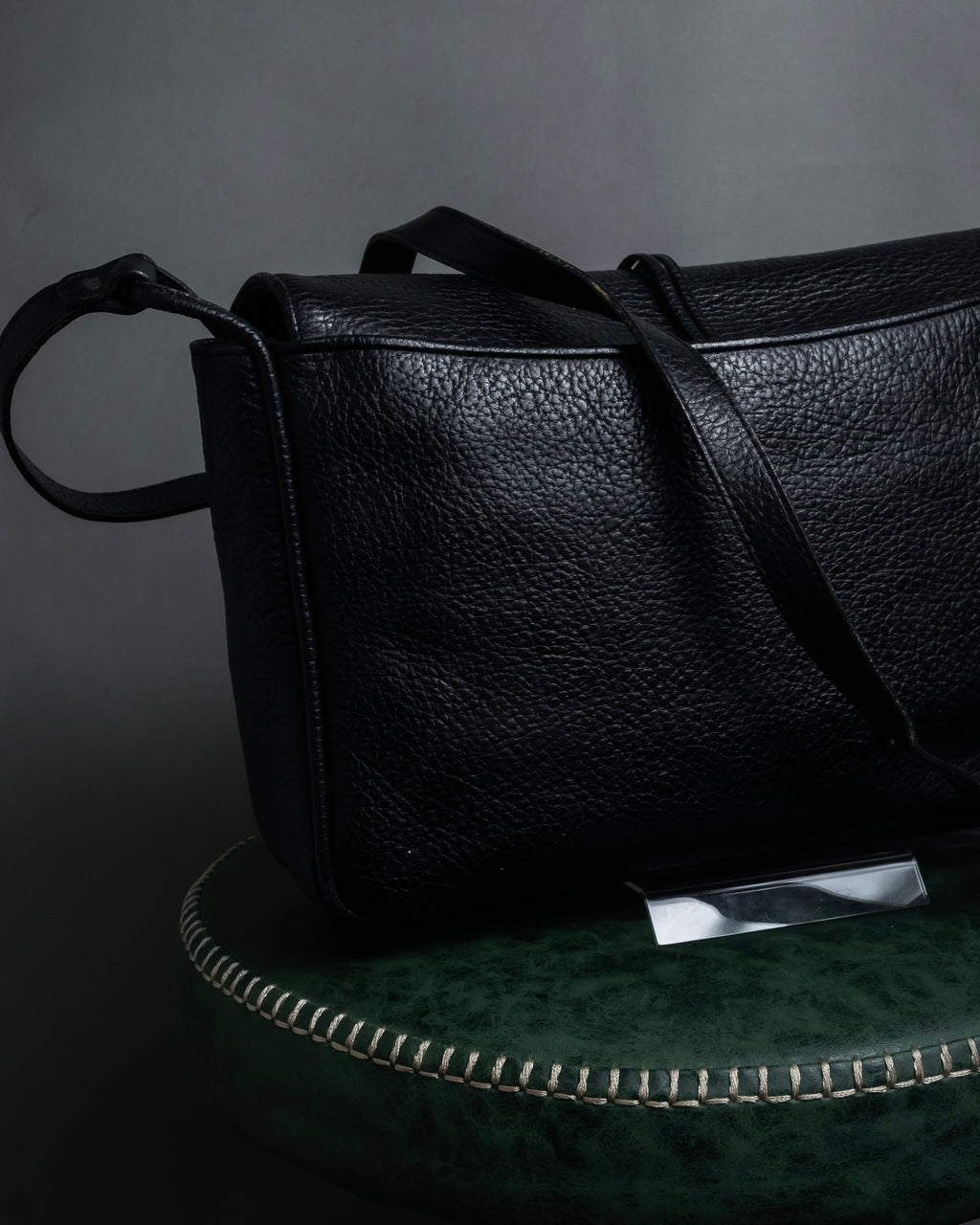 "YVES SAINT LAURENT" 80's-90's Wood toggle design pebbled leather bag