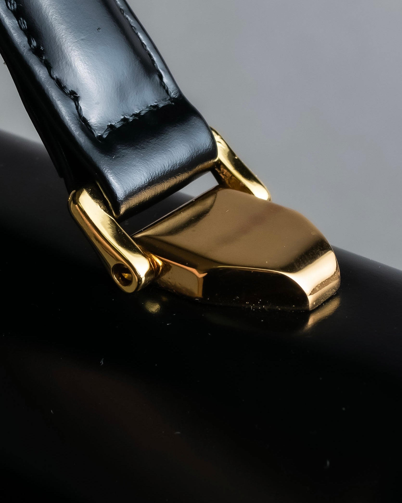 "Valentino Garavani" Logo turn lock parts design leather hand bag