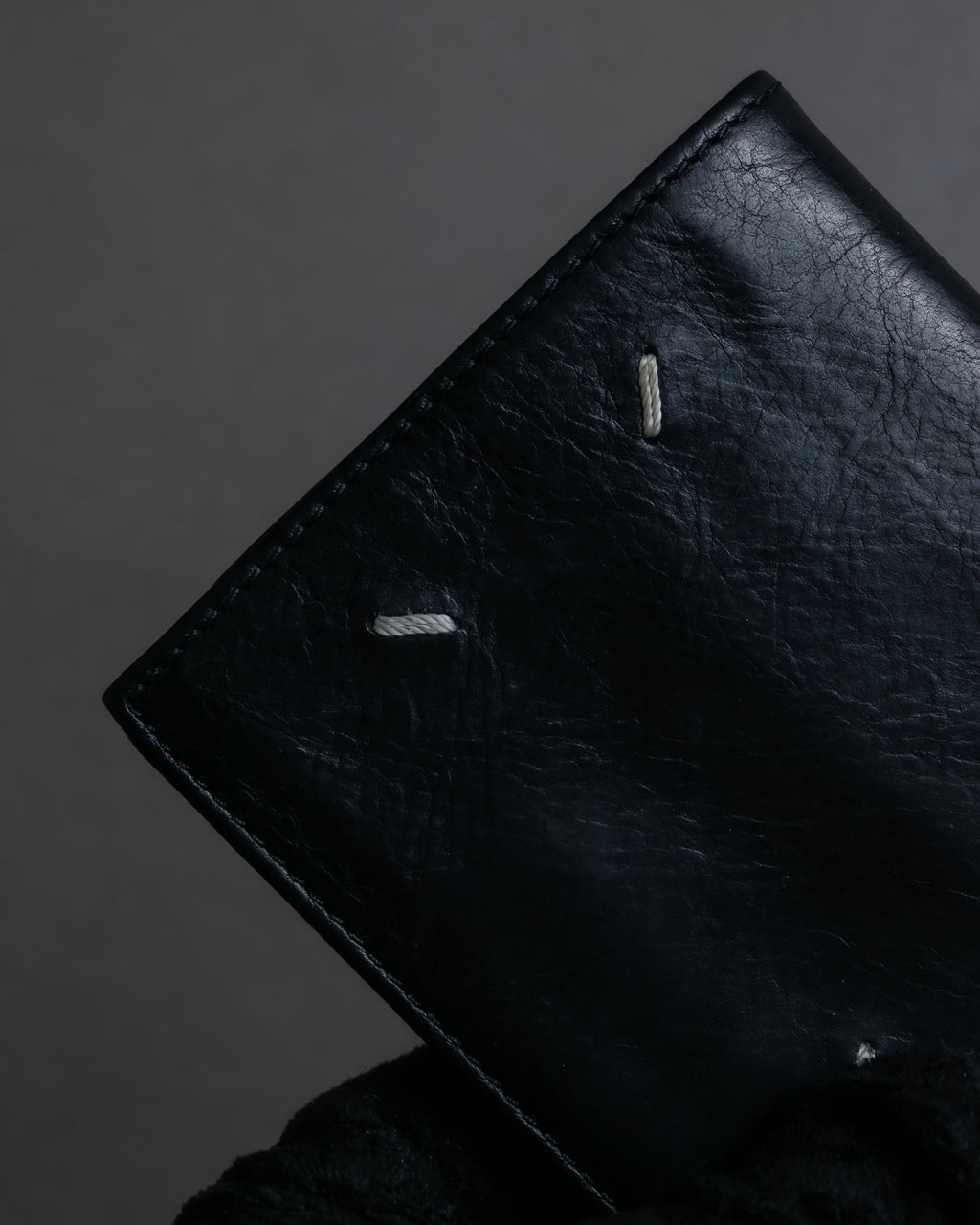 "MAISON MARGIELA" Anonymous stitch design bi-fold wallet