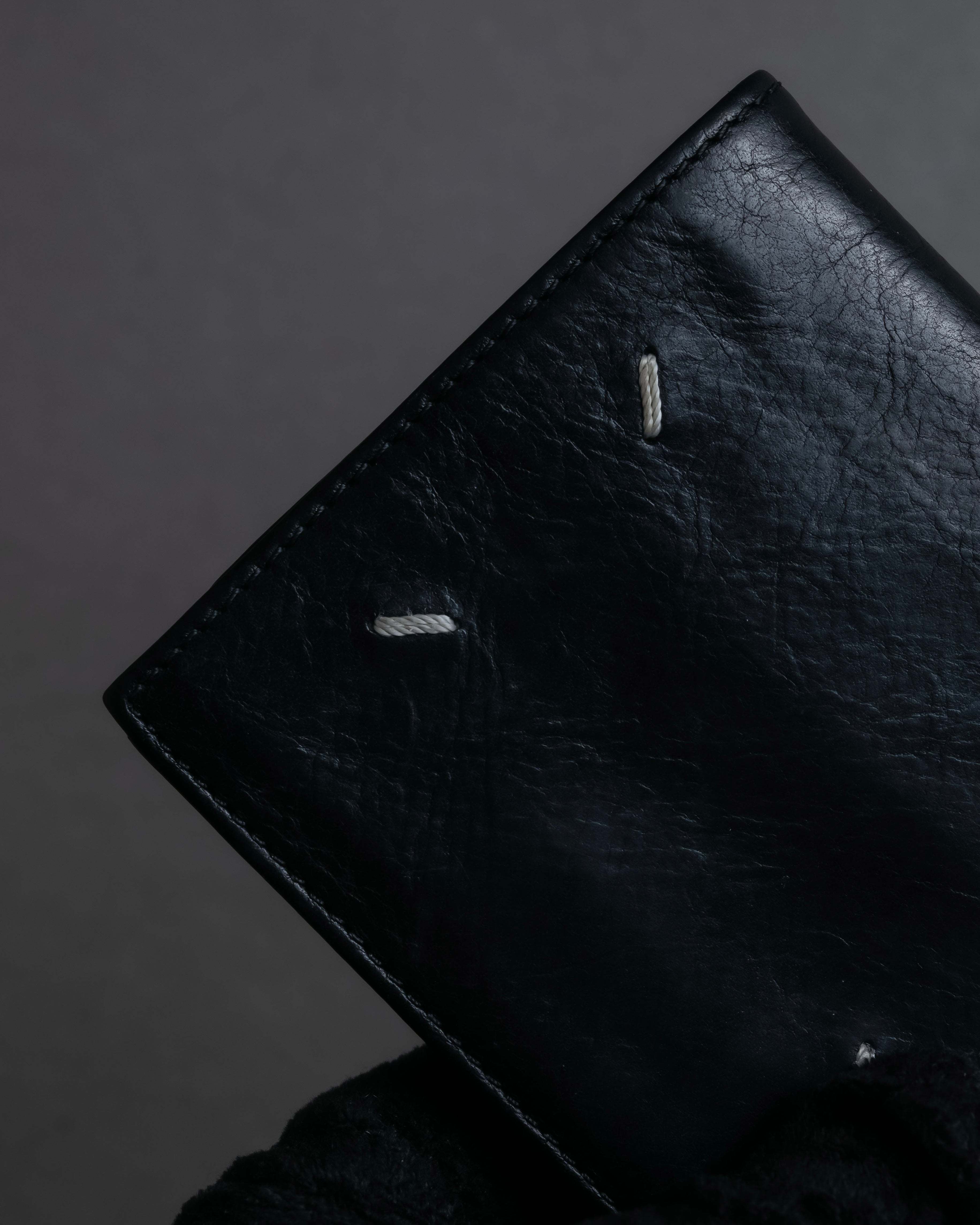 "MAISON MARGIELA" Anonymous stitch design bi-fold wallet