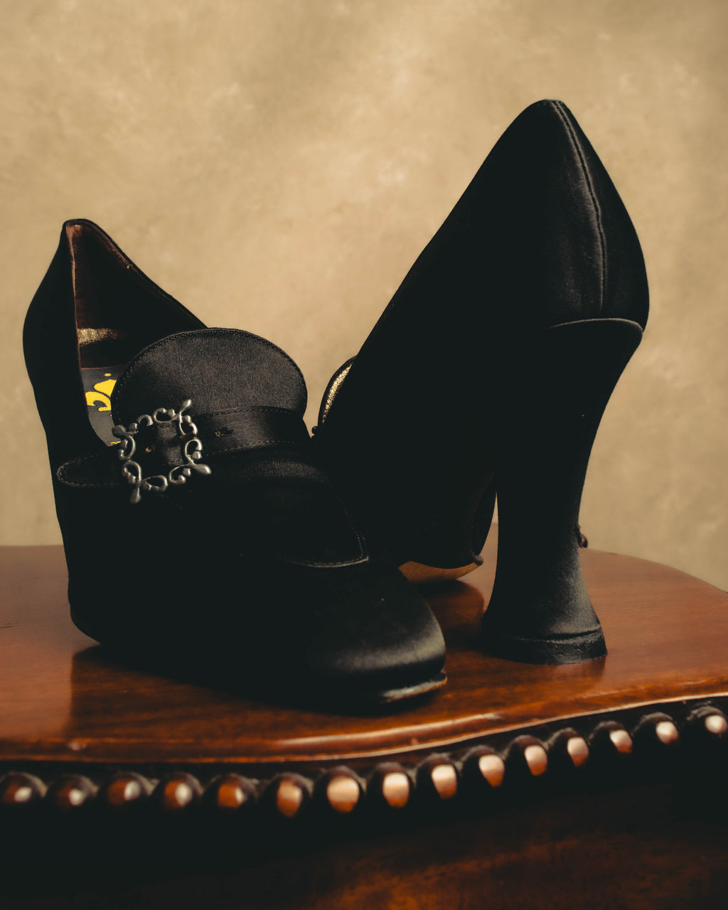 "PATRICK COX" 90's-00's Satin buckle heeled loafer pumps