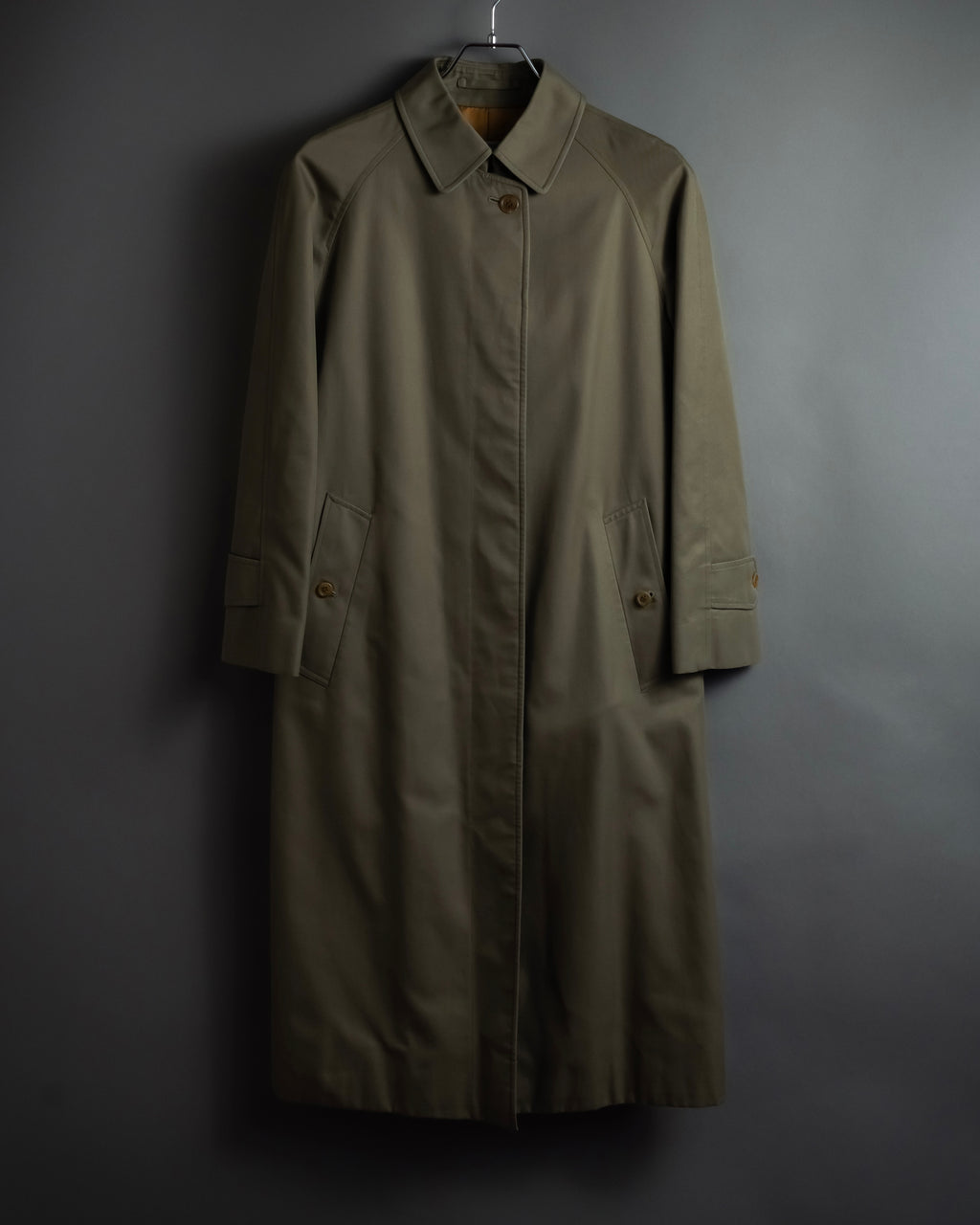 "BURBERRYS" Cape-attached design stand collar coat