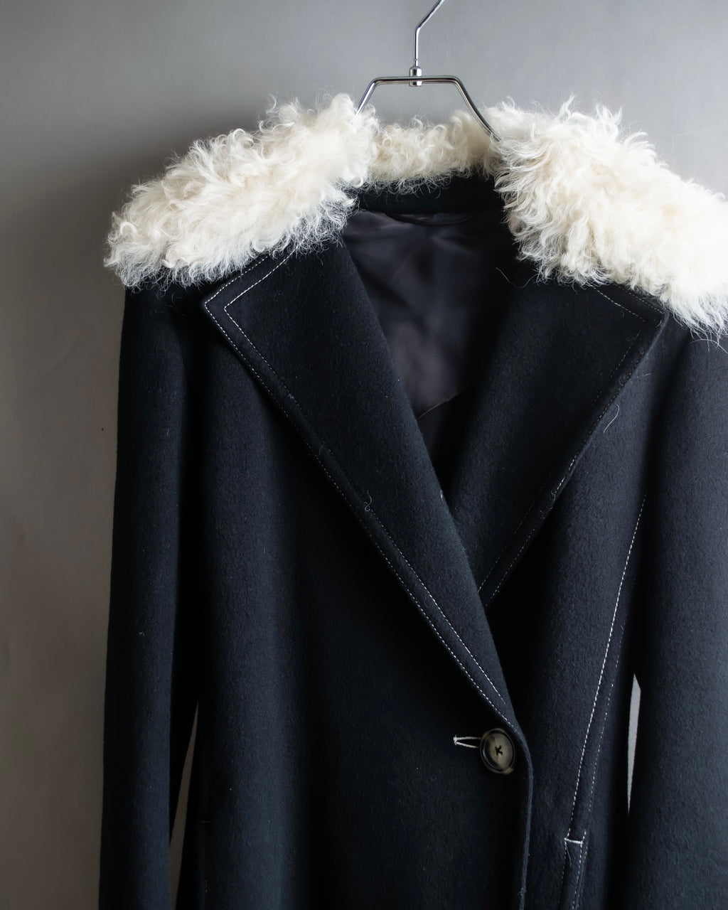 "HELMUT LANG" Fur collar belted long coat