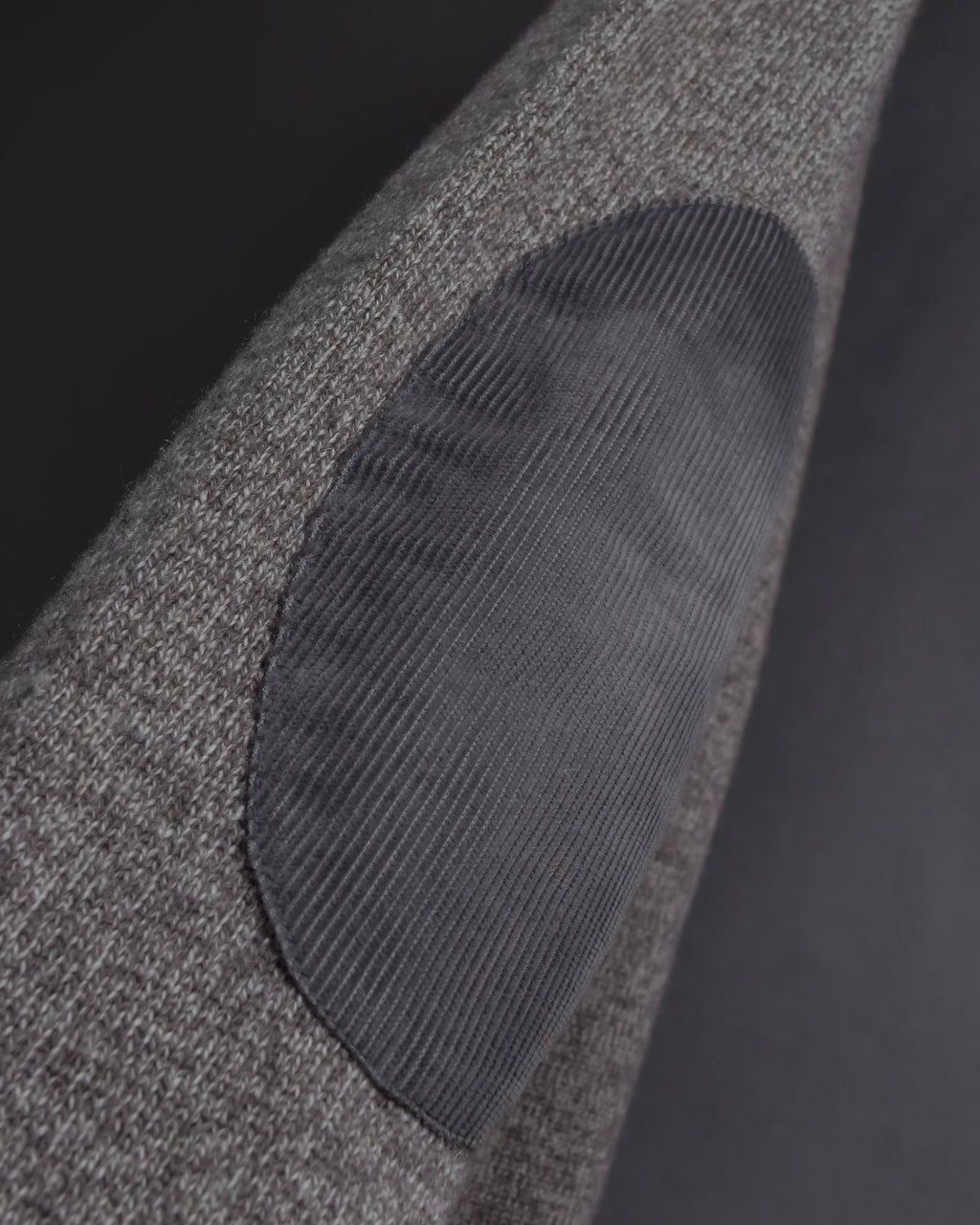 "MAISON MARGIELA" 13AW Patch accented low gauge wool cardigan